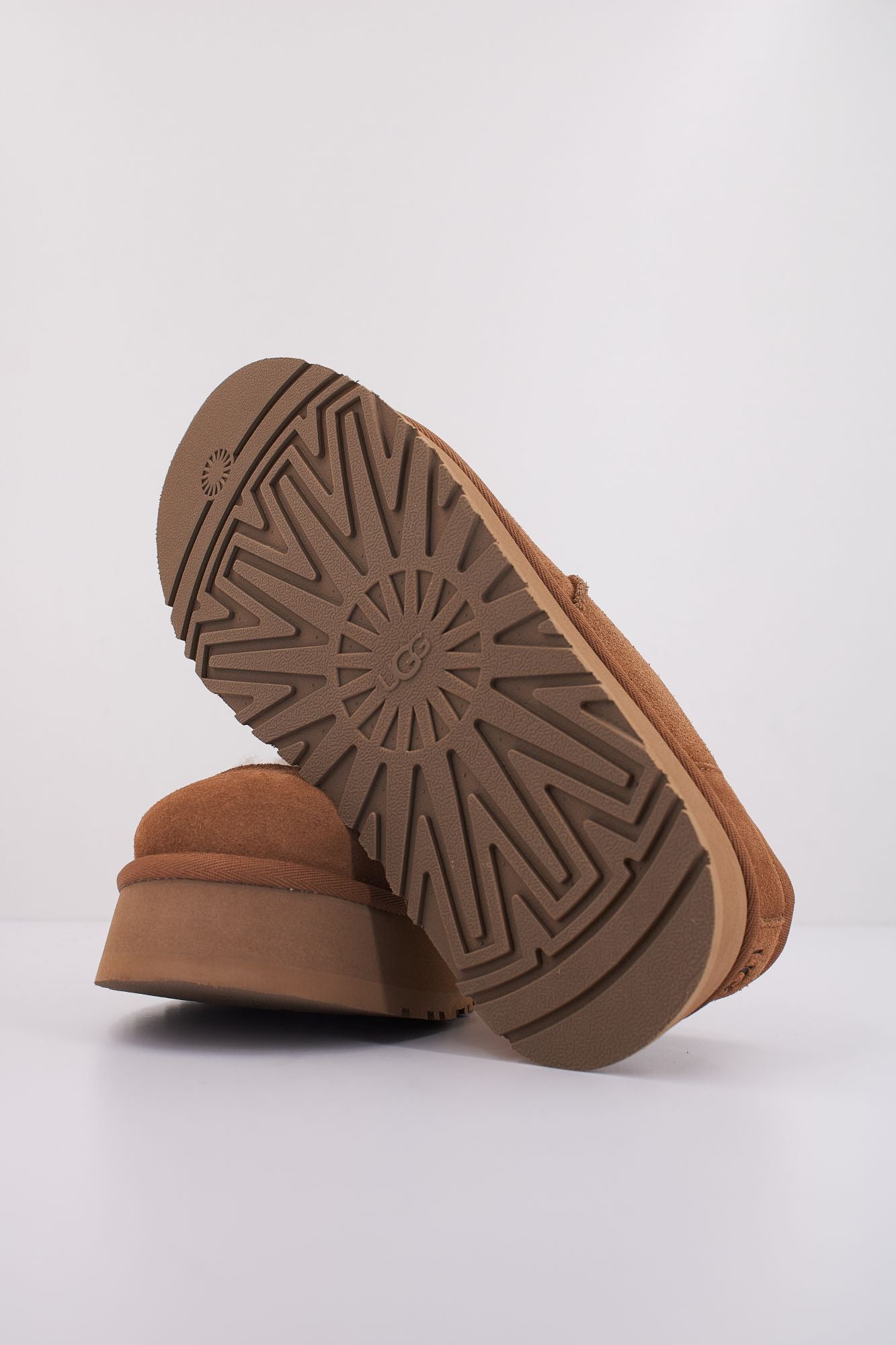 UGG W BEA MARY JANE en color MARRON (5)