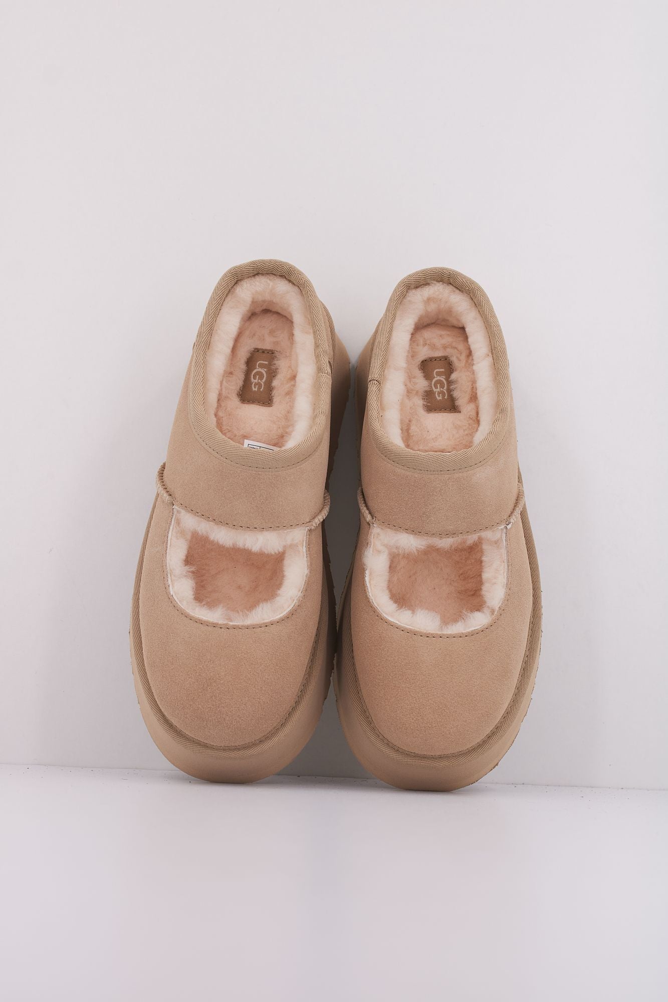 UGG W BEA MARY JANE en color MARRON CLARO (3)