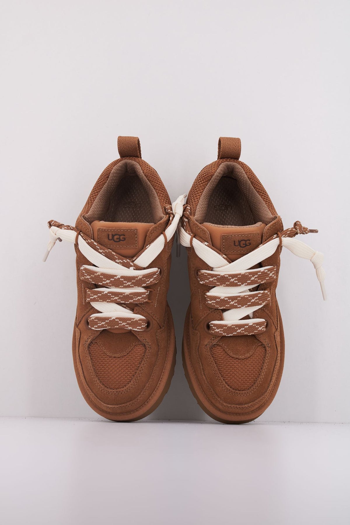UGG LOWMEL en color MARRON (3)