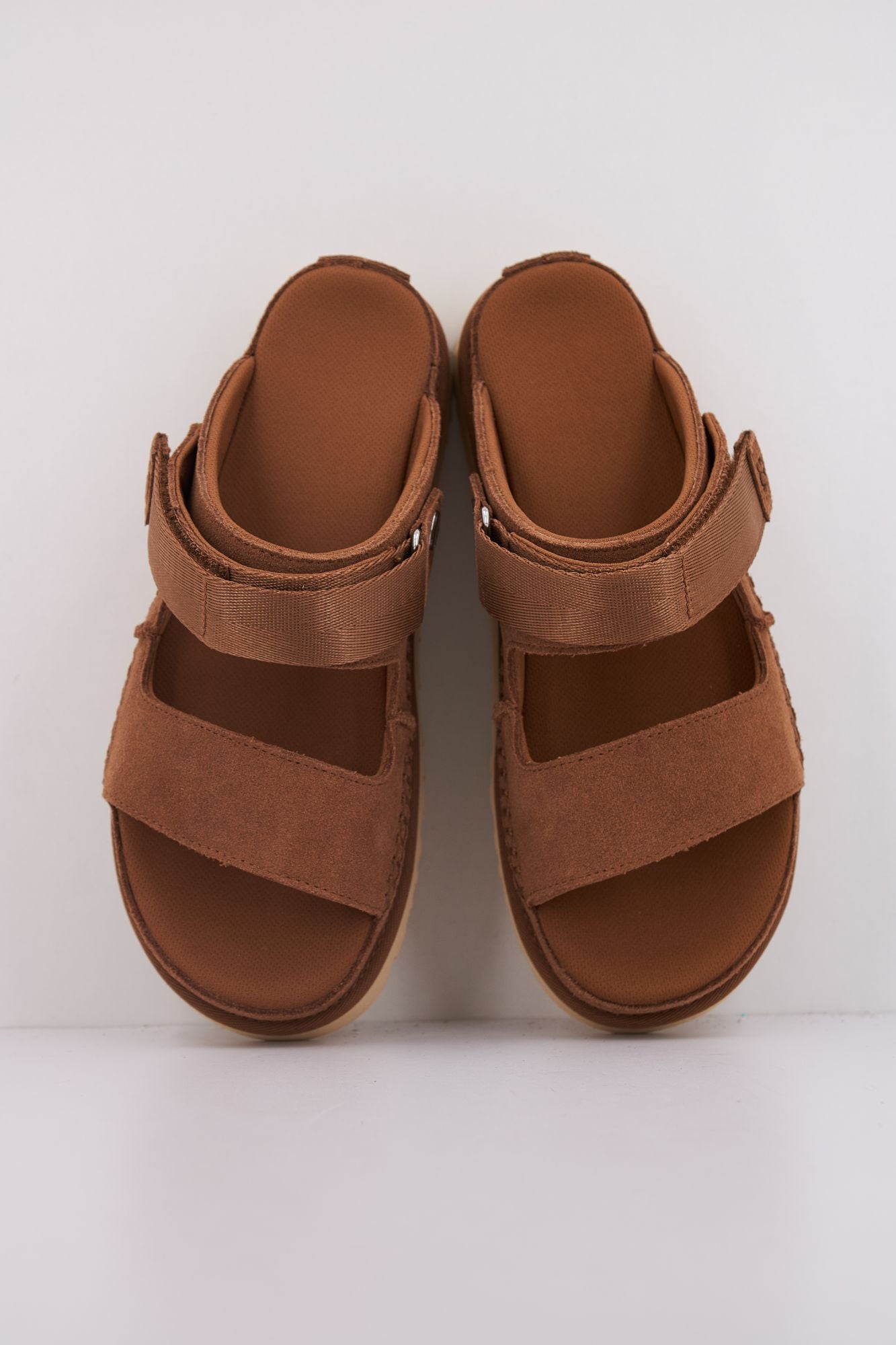 UGG W GOLDENSTAR GLIDE en color MARRON (3)