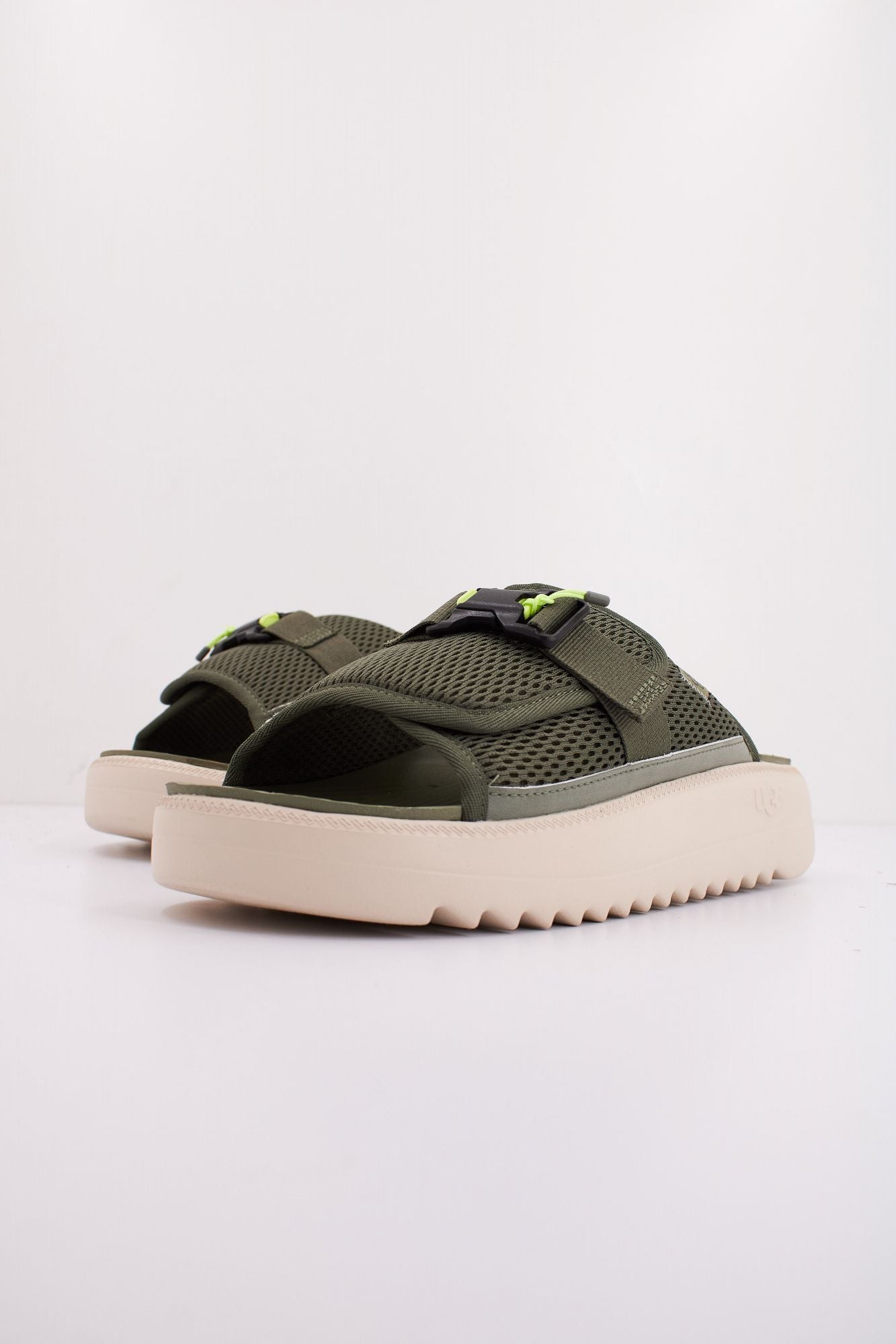 UGG M MAXXER SLIDE en color VERDE (2)