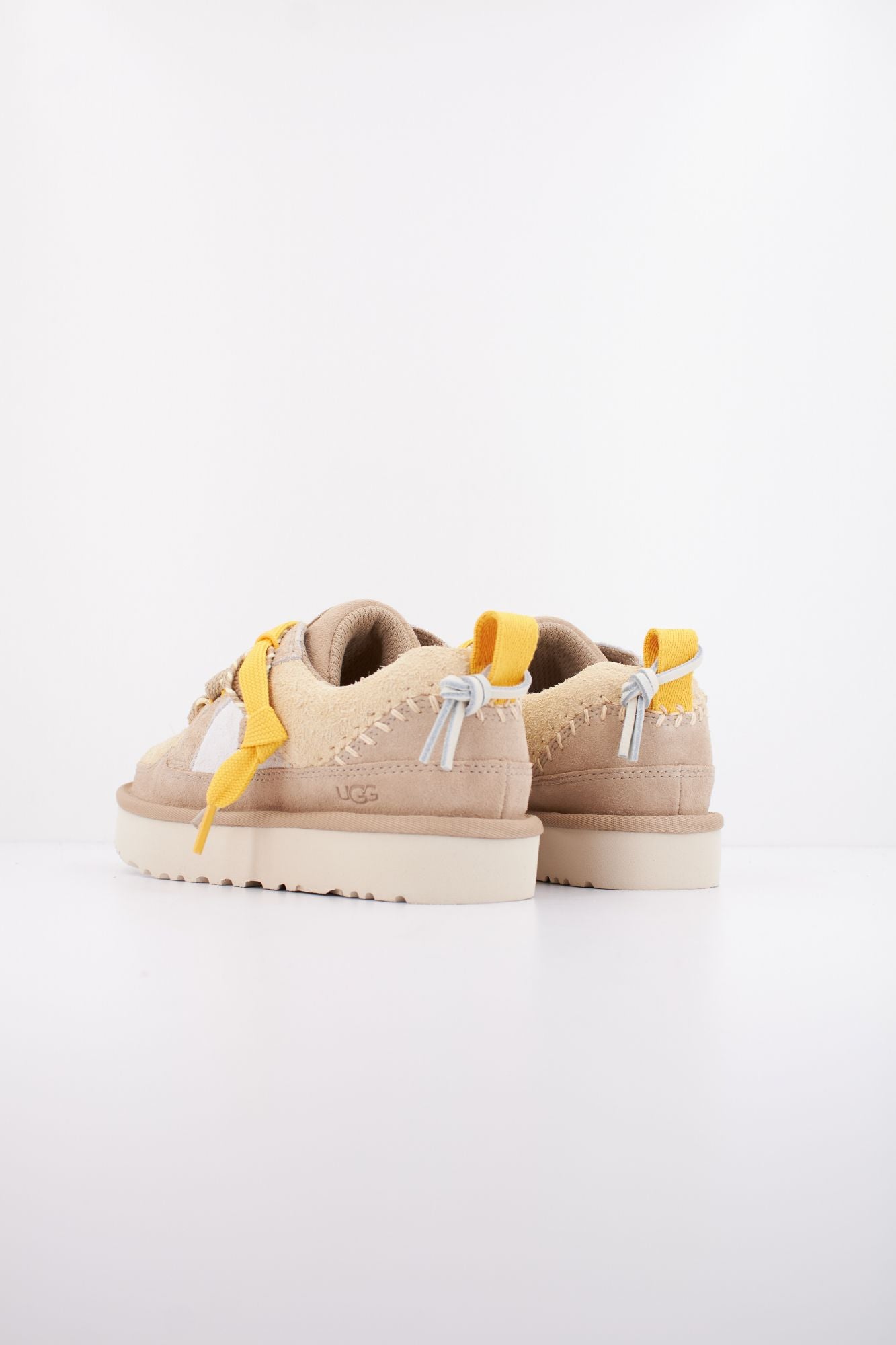 UGG W LO LOWMEL BIARRITZ en color MARRON (4)