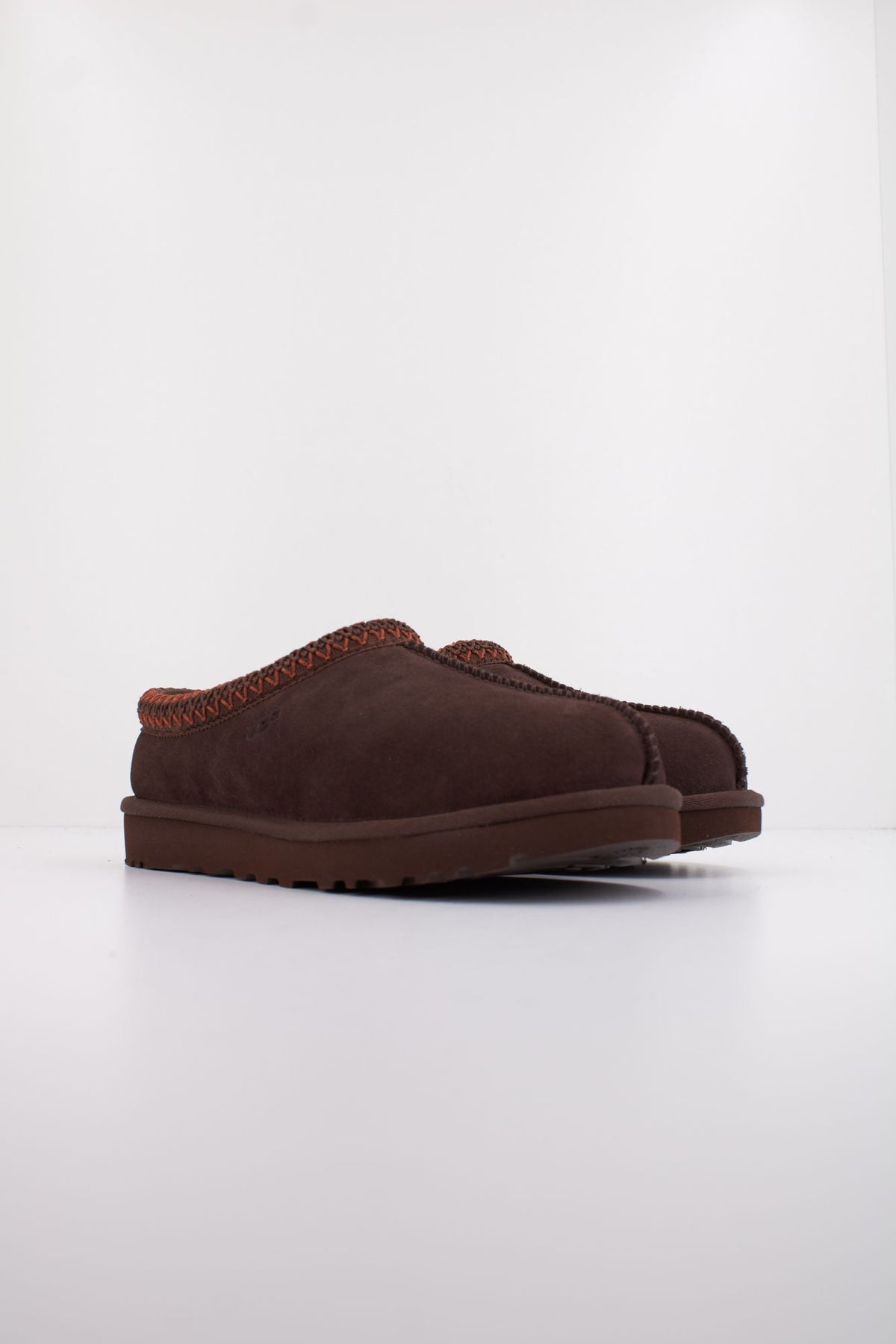 UGG TASMAN II 1174470U en color MARRON (2)