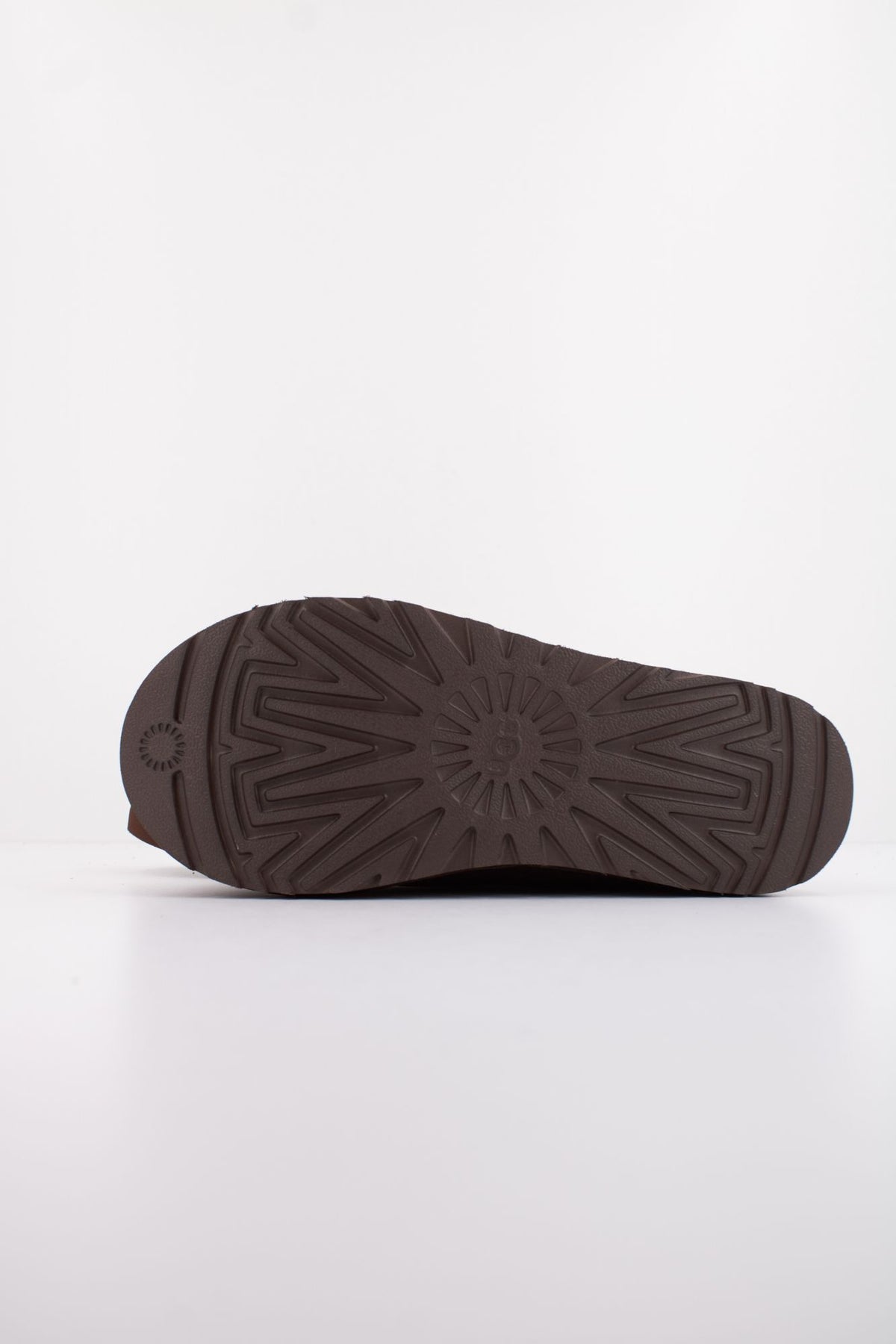 UGG TASMAN II 1174470U en color MARRON (5)