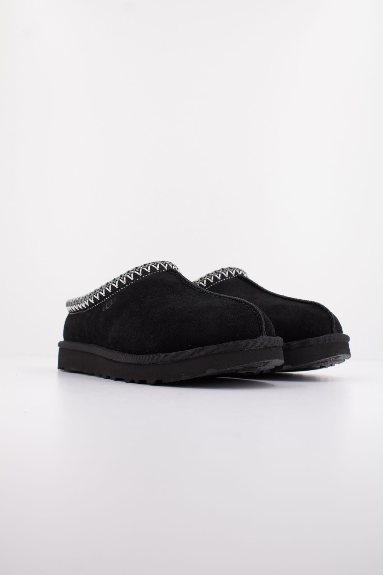 UGG W TASMAN II en color NEGRO (2)