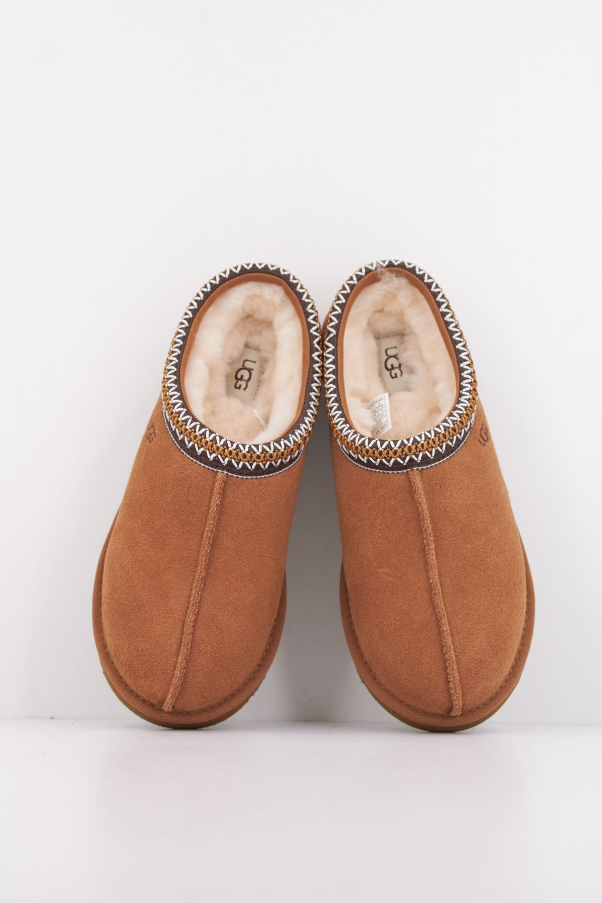 UGG TASMAN II 1174470U en color MARRON (3)