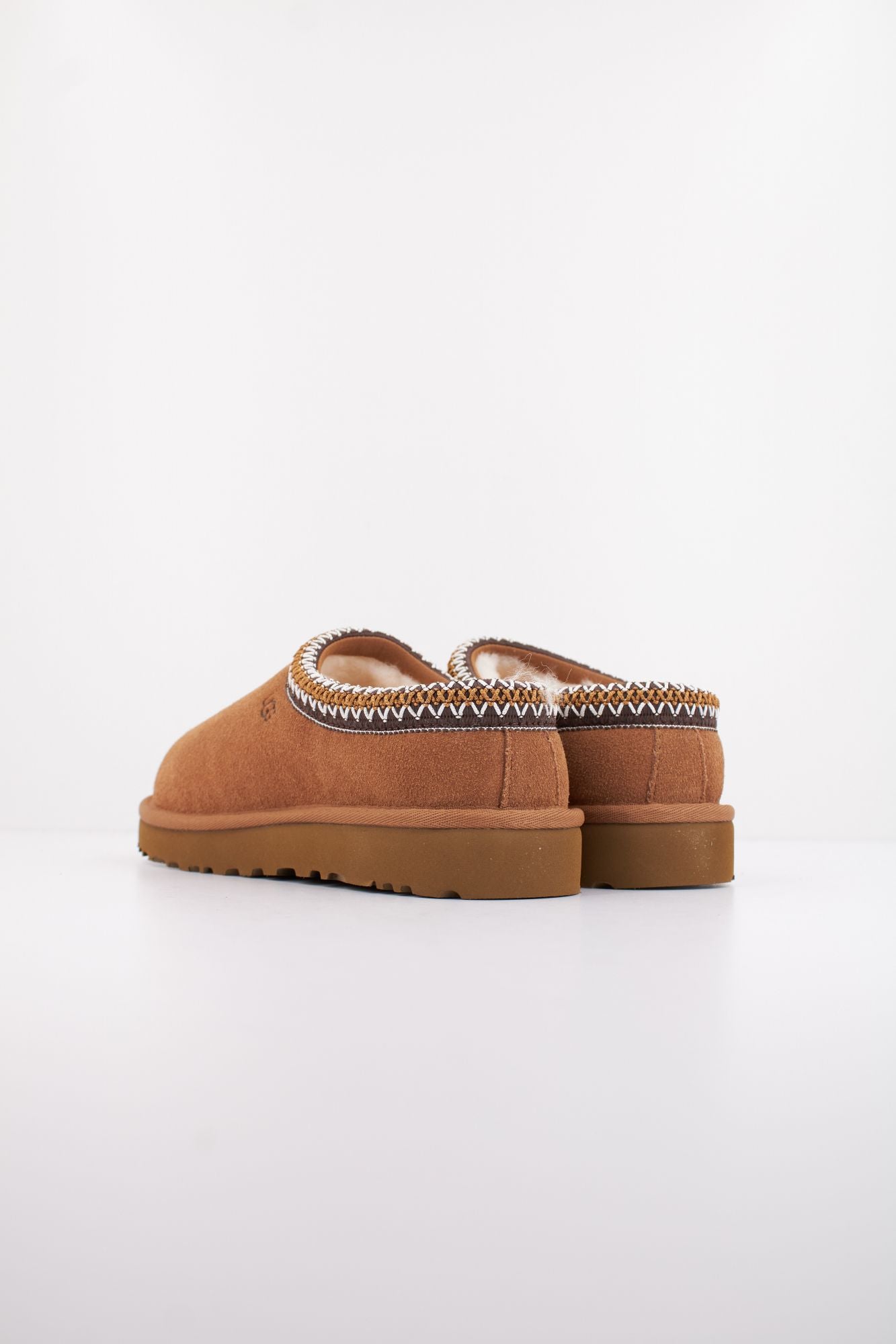 UGG W TASMAN II en color MARRON (4)