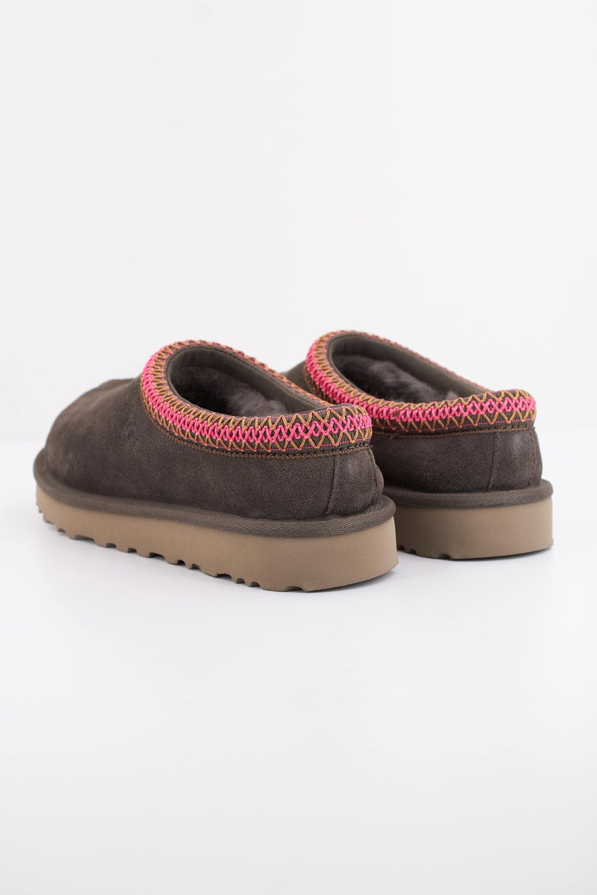 UGG TASMAN II en color GRIS (4)