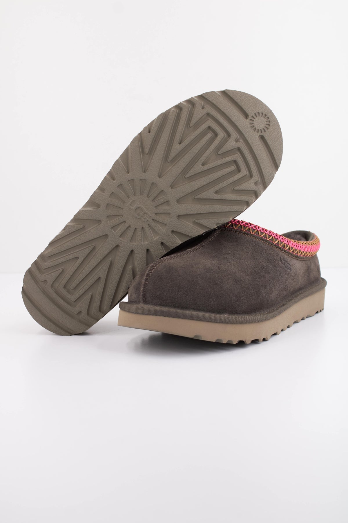 UGG W TASMAN II en color GRIS (5)