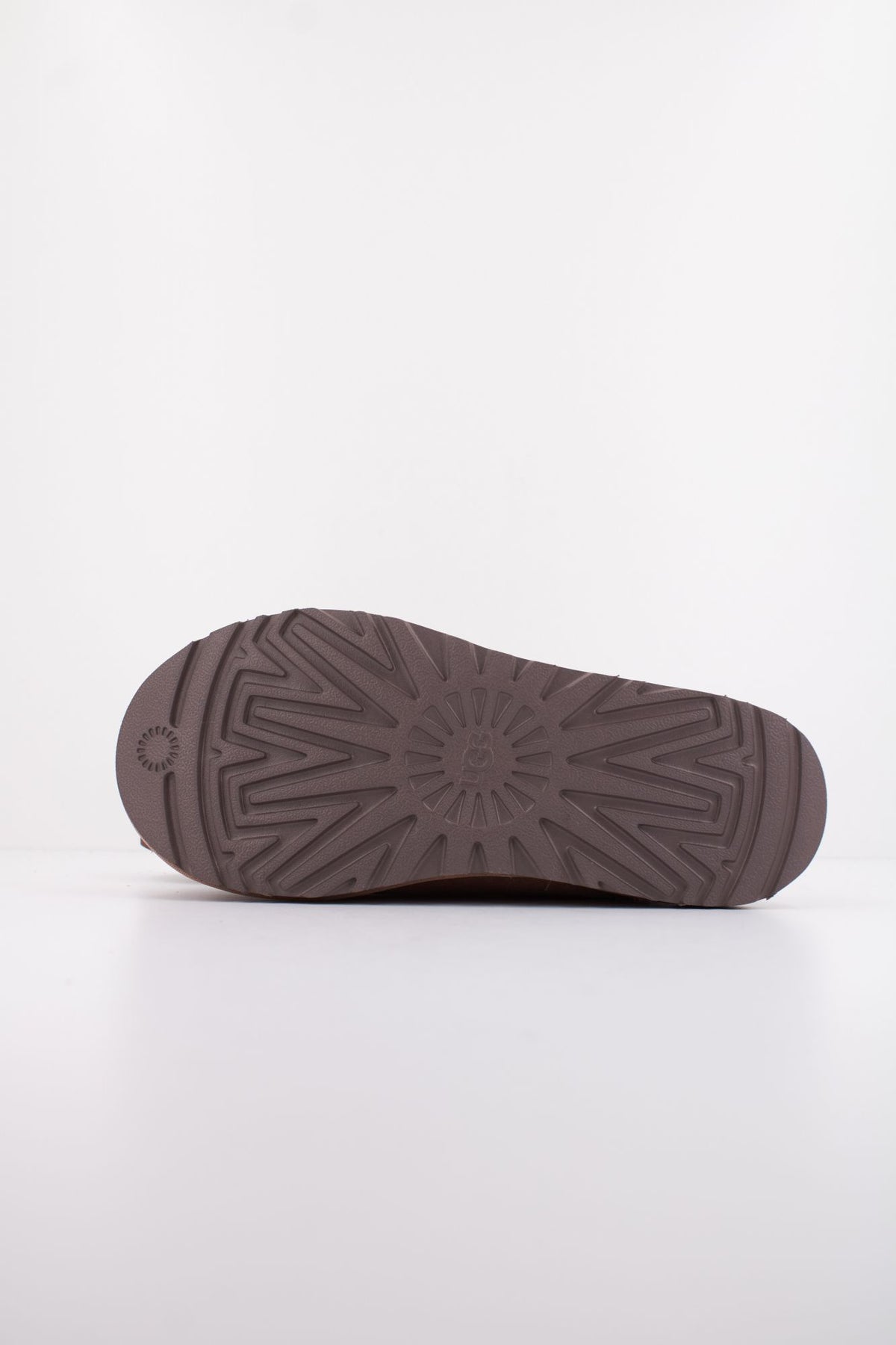 UGG TASMAN II 1174470U en color MARRON (5)
