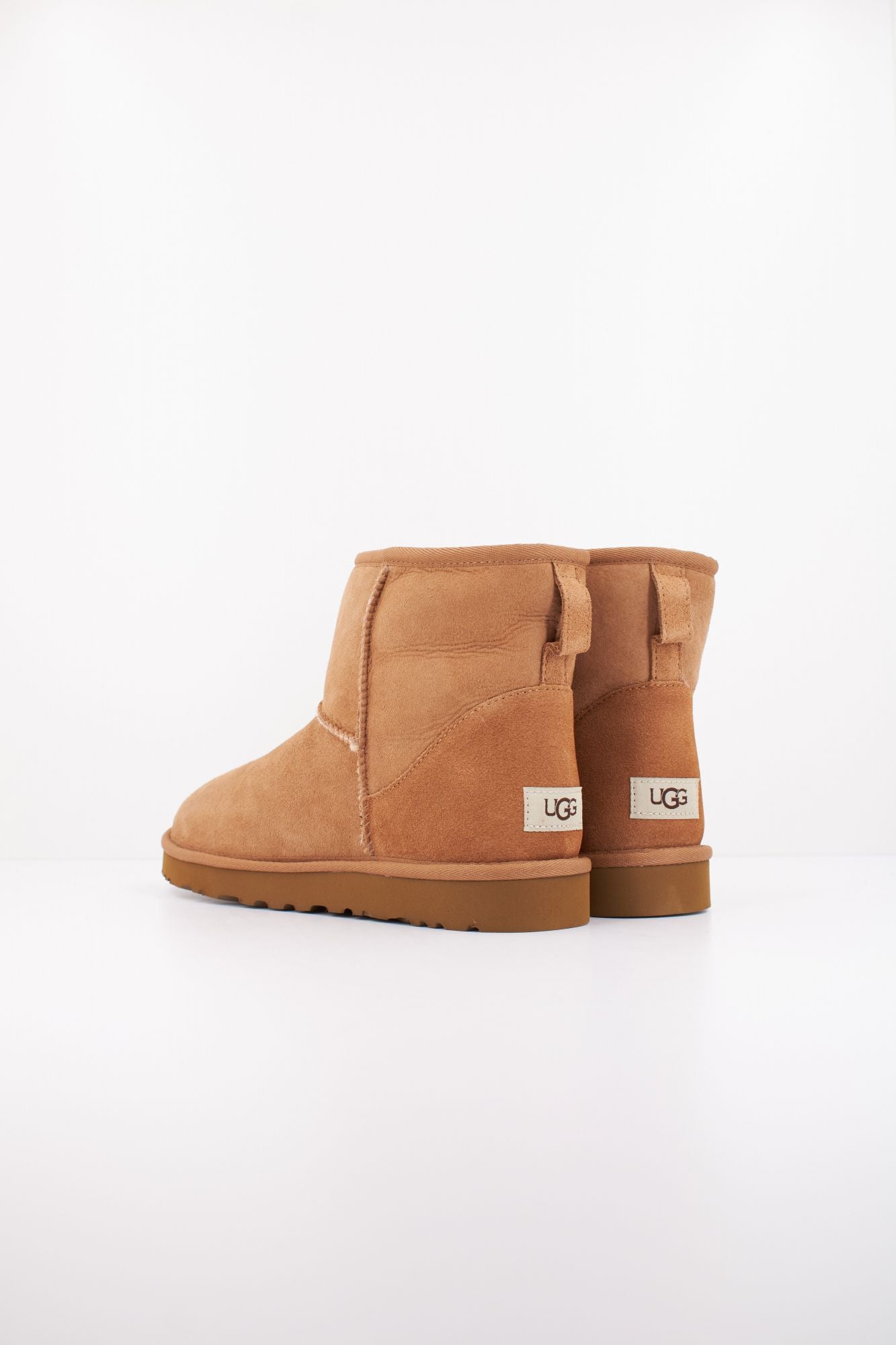 UGG M CLASSIC MINI en color MARRON (3)