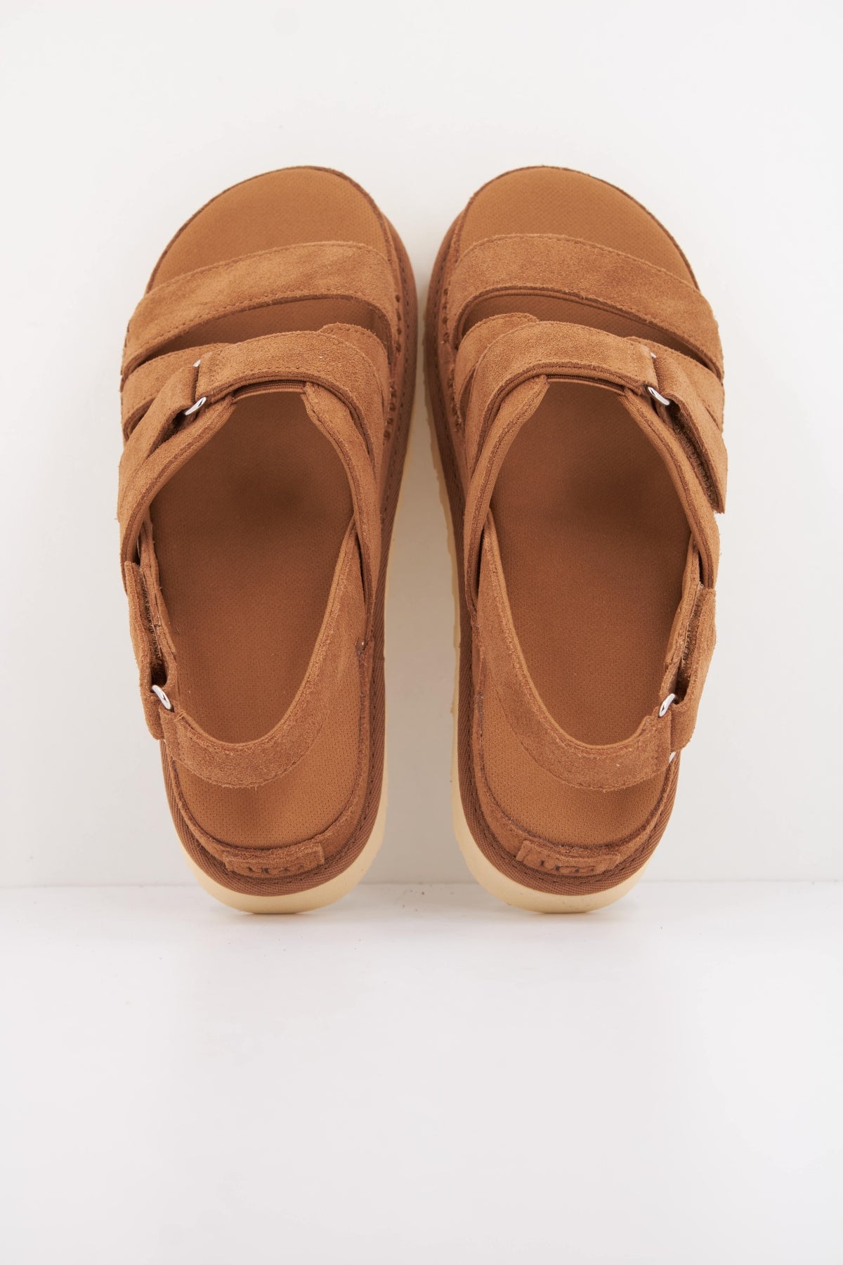 UGG W GOLDENSTAR GLEAM en color MARRON (3)