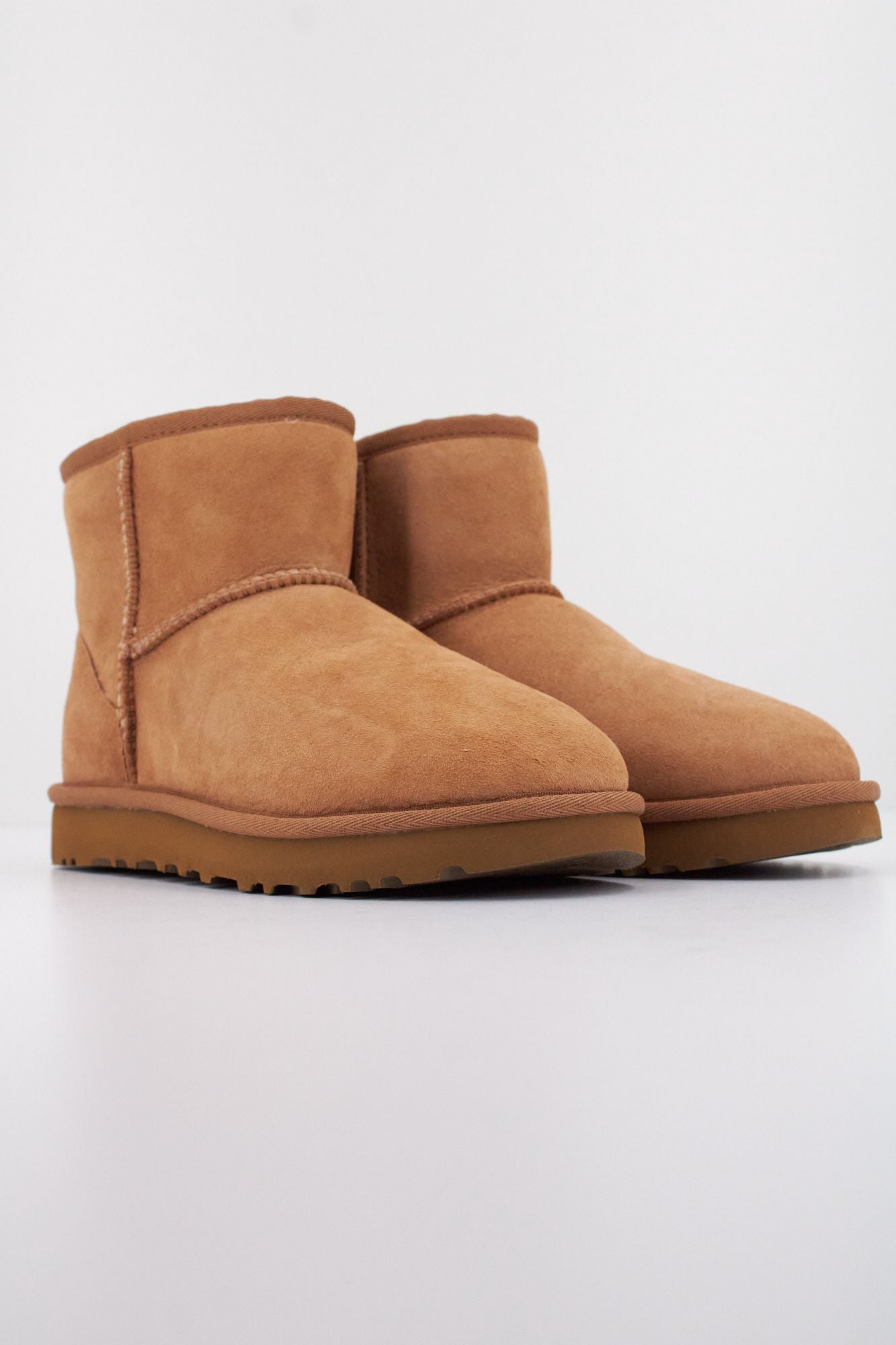 UGG UGG CLASSIC MINI en color MARRON (2)