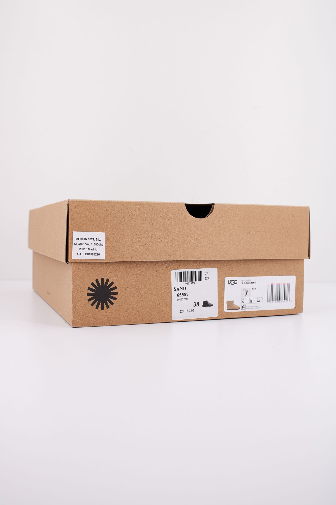 UGG W CLASSIC MINI II en color BEIS (6)