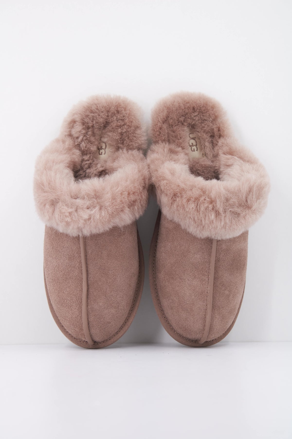 UGG SCUFFETTE en color MARRON (3)