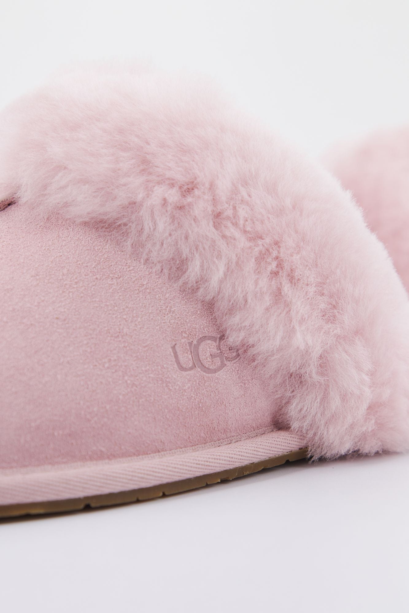 UGG SCUFFETTE II en color ROSA (4)