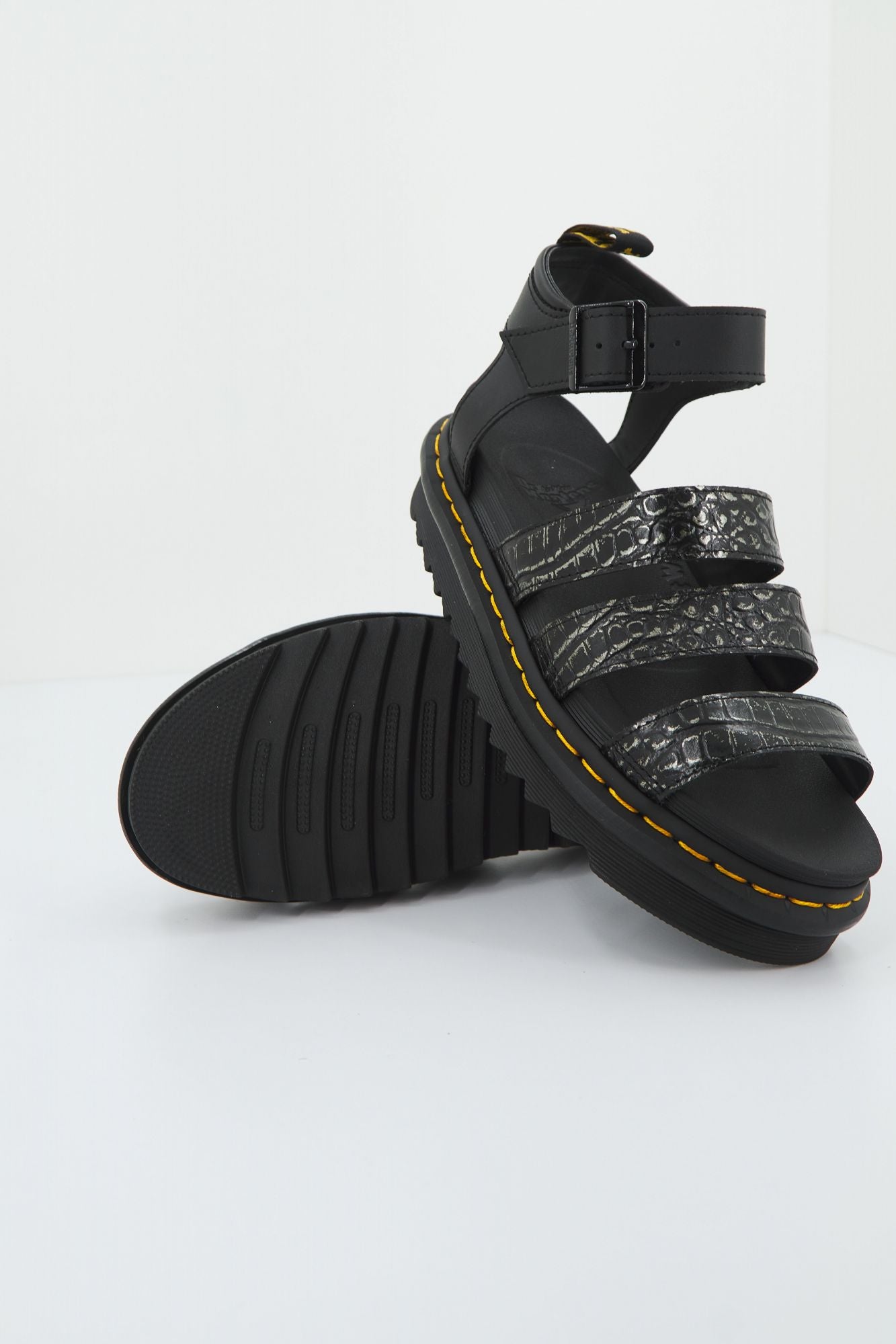 DR. MARTENS  BLAIRE GUNMETAL WILD CROC en color NEGRO (4)
