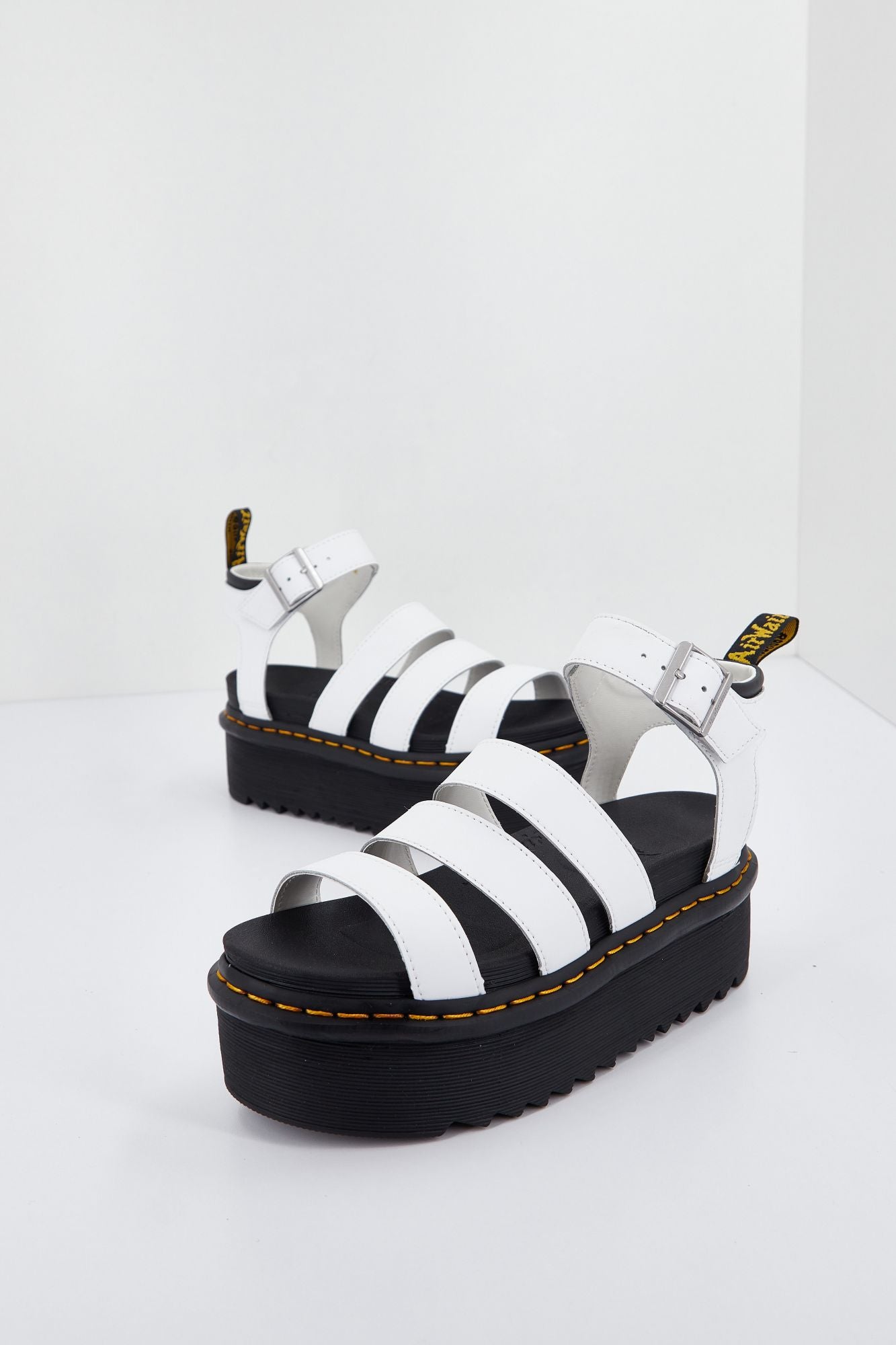 DR. MARTENS BLAIRE QUAD WHITE HYDRO LE en color BLANCO (1)