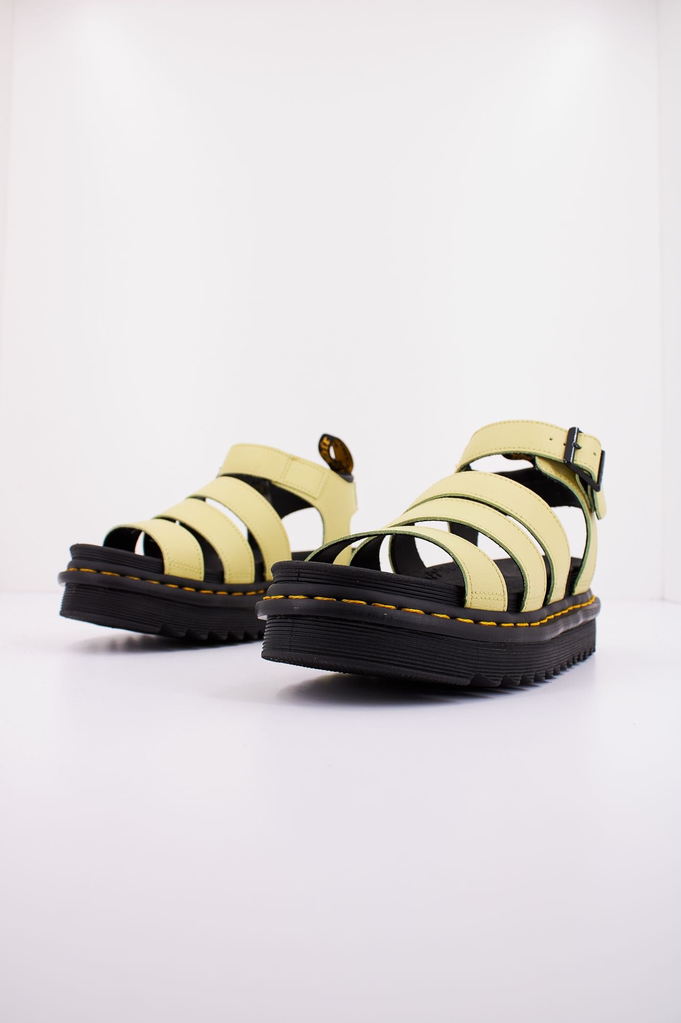 DR. MARTENS BLAIRE en color VERDE (2)