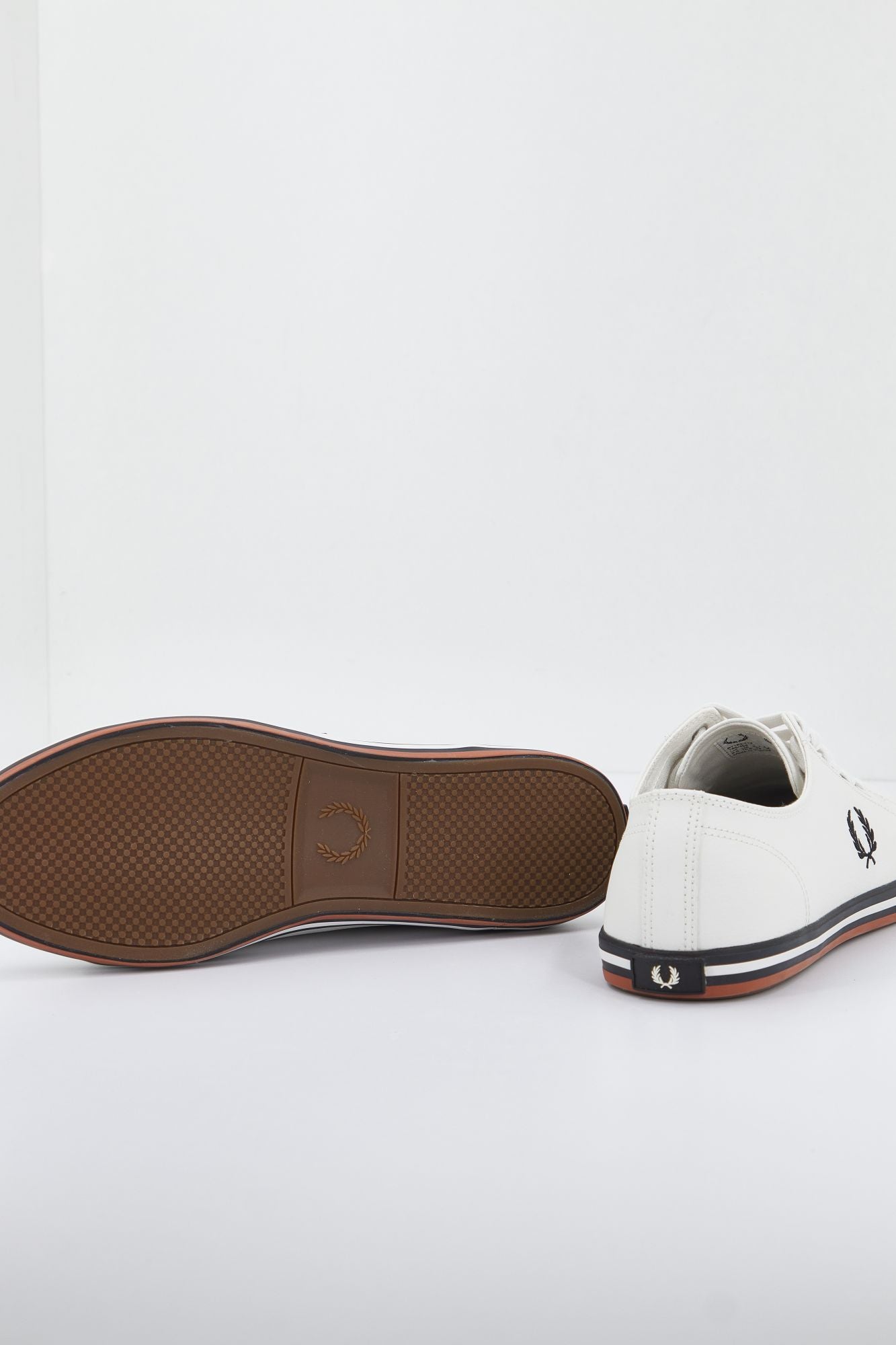 FRED PERRY  KINGSTON LEATHER en color BLANCO (3)