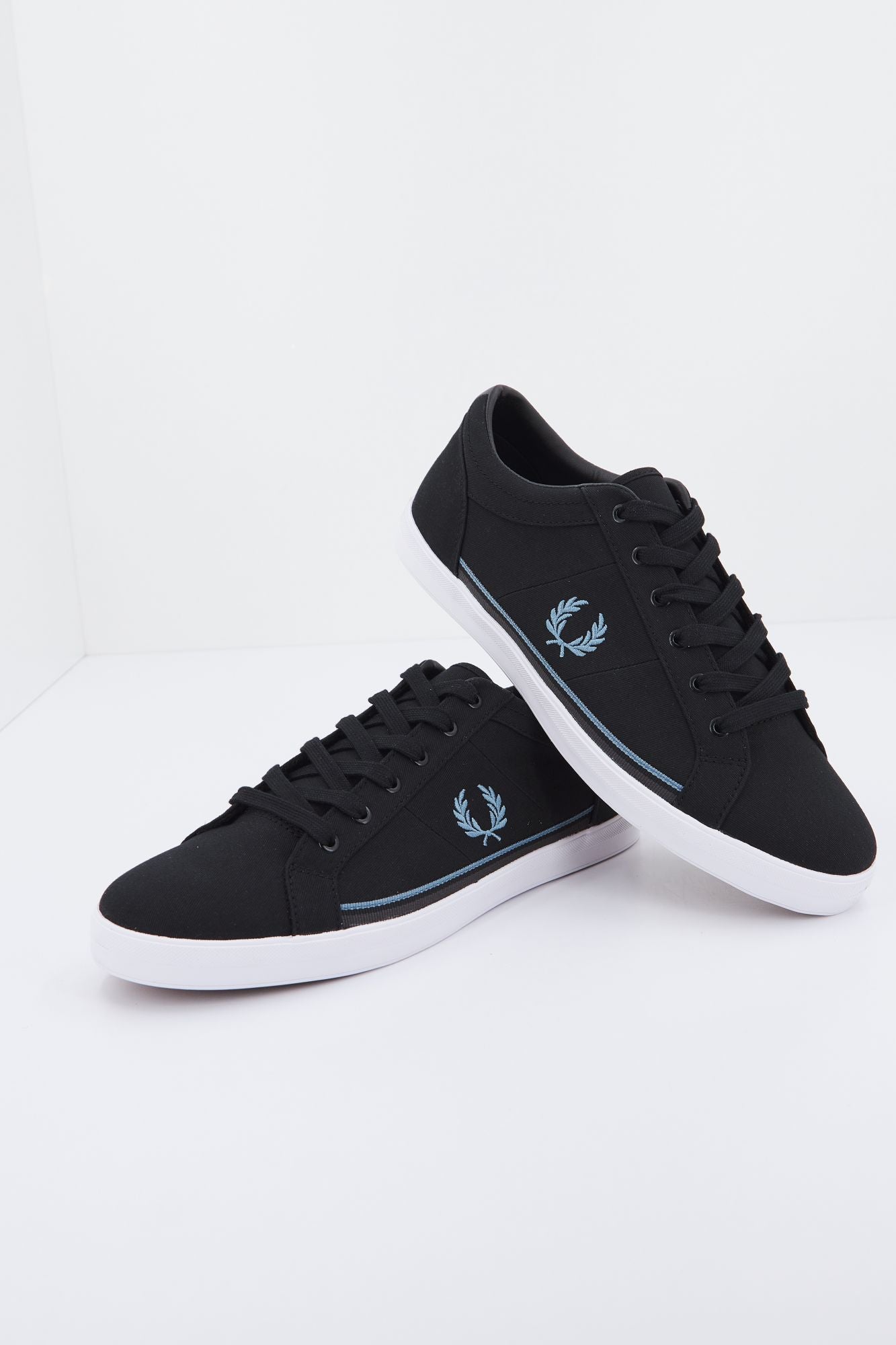 FRED PERRY BASELINE TWILL en color NEGRO (2)
