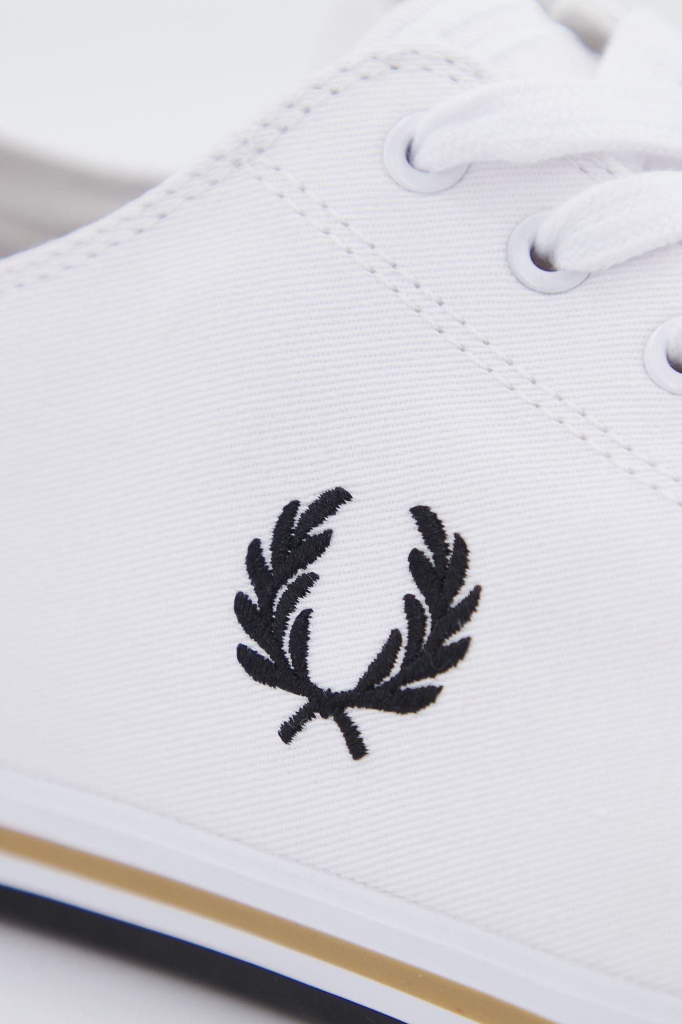 FRED PERRY KINGSTON TWILL en color BLANCO (4)