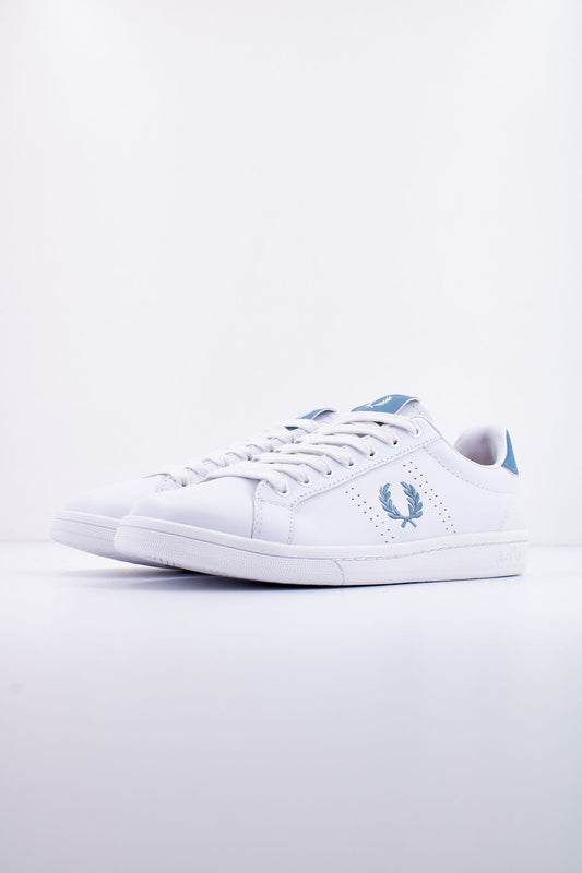 FRED PERRY  LEATHER en color BLANCO (2)