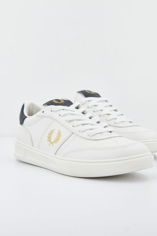 FRED PERRY  B400 LEATHER en color BLANCO (1)