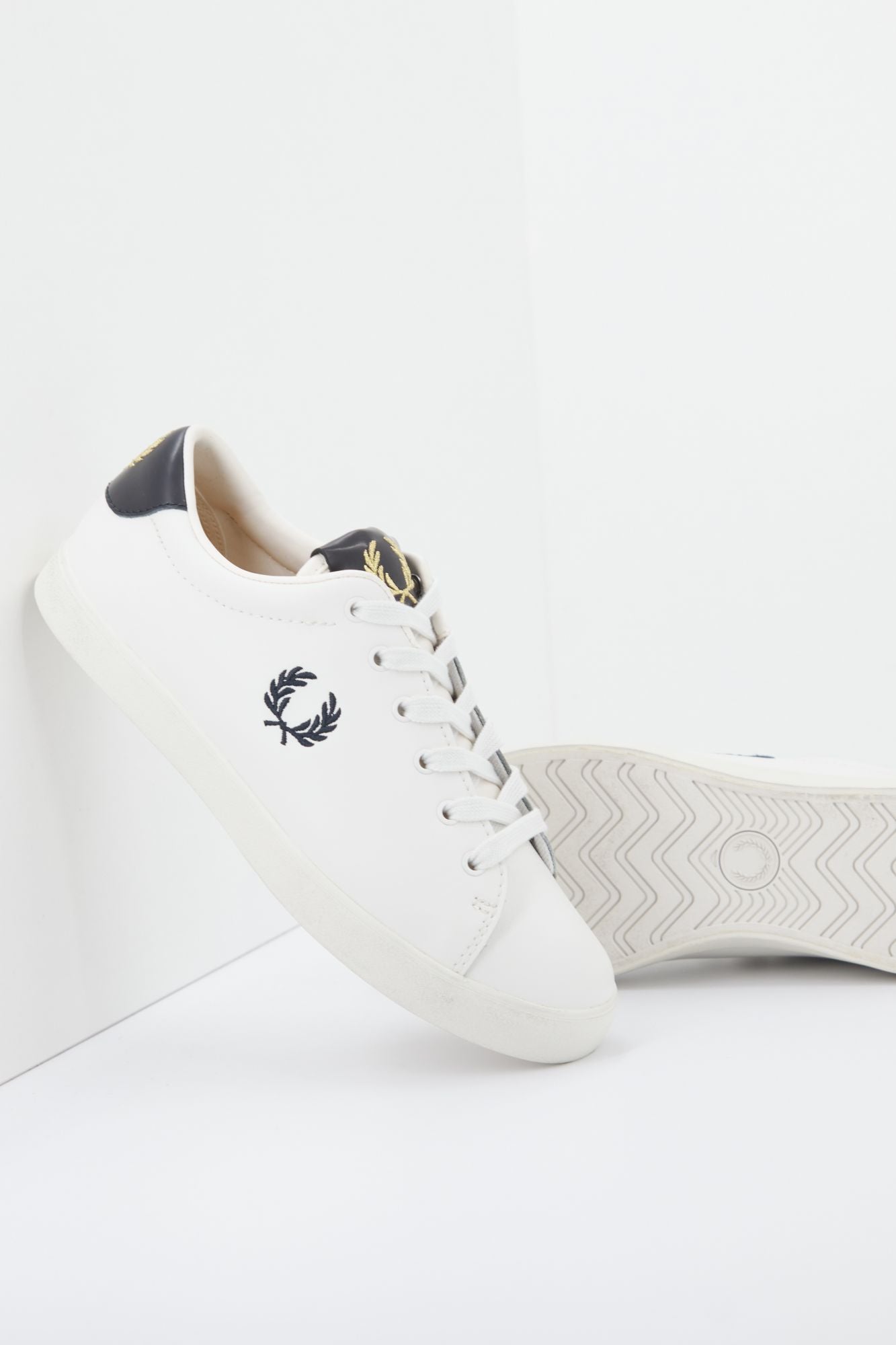 FRED PERRY LOTTIE LEATHER en color BLANCO (3)