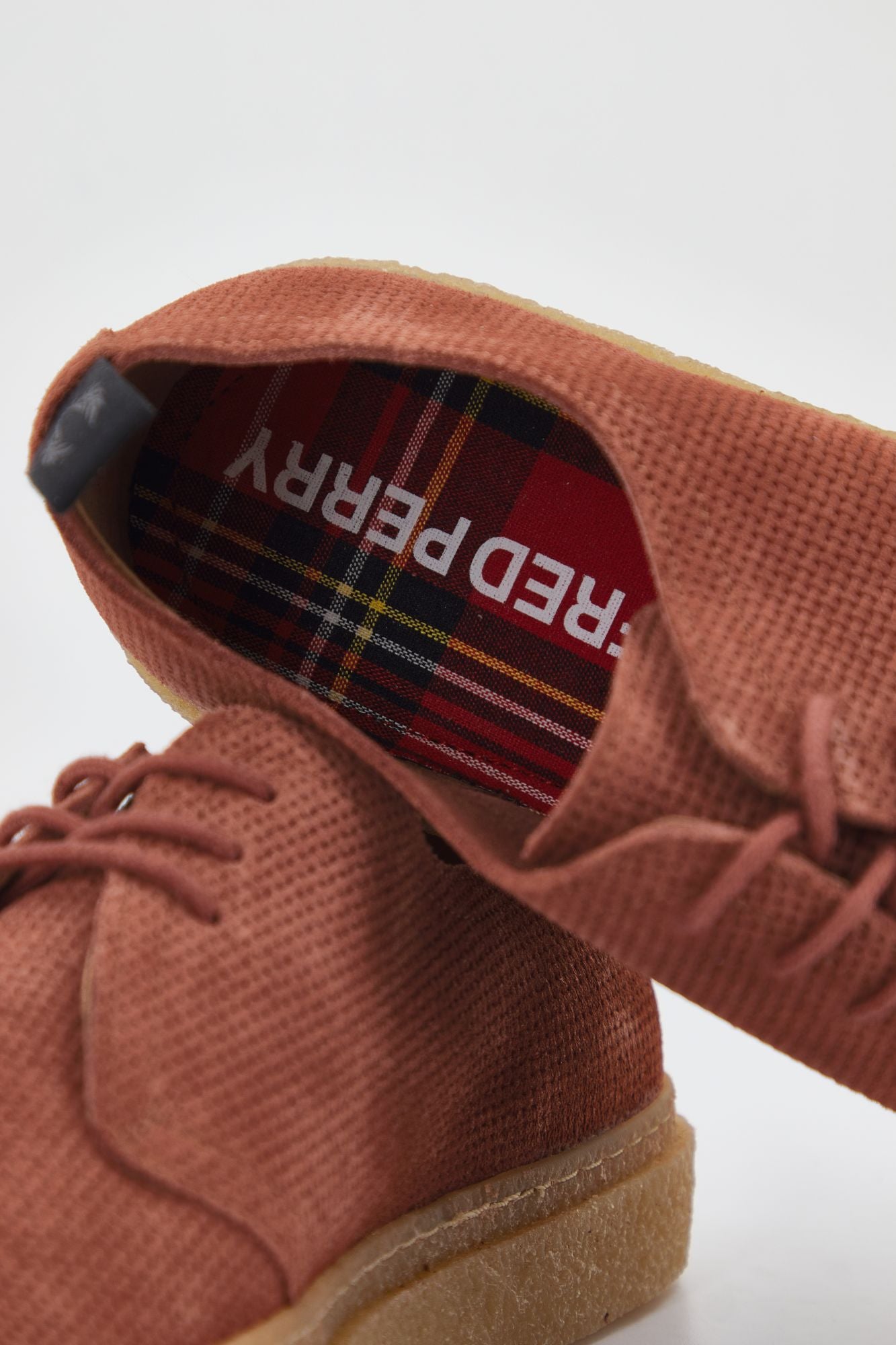 FRED PERRY LINDEN PIQUE EMB.SUE en color BURDEOS (4)