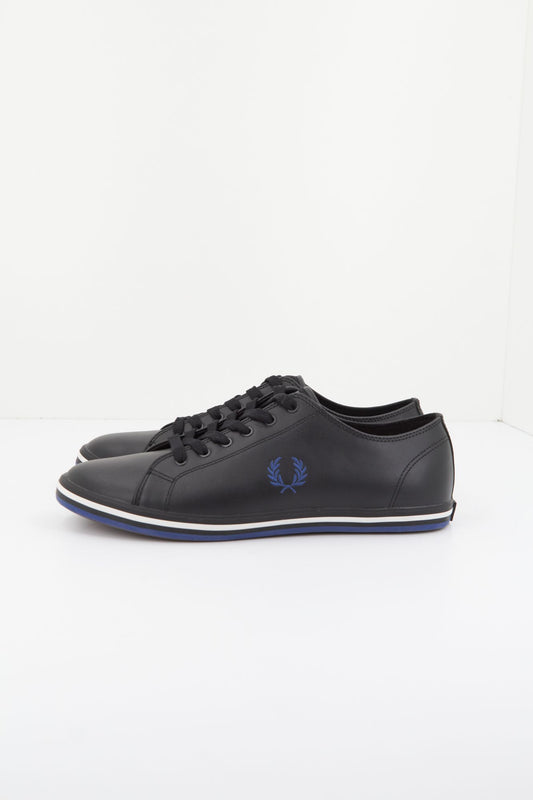 FRED PERRY KINGSTON LEATHER en color NEGRO (1)