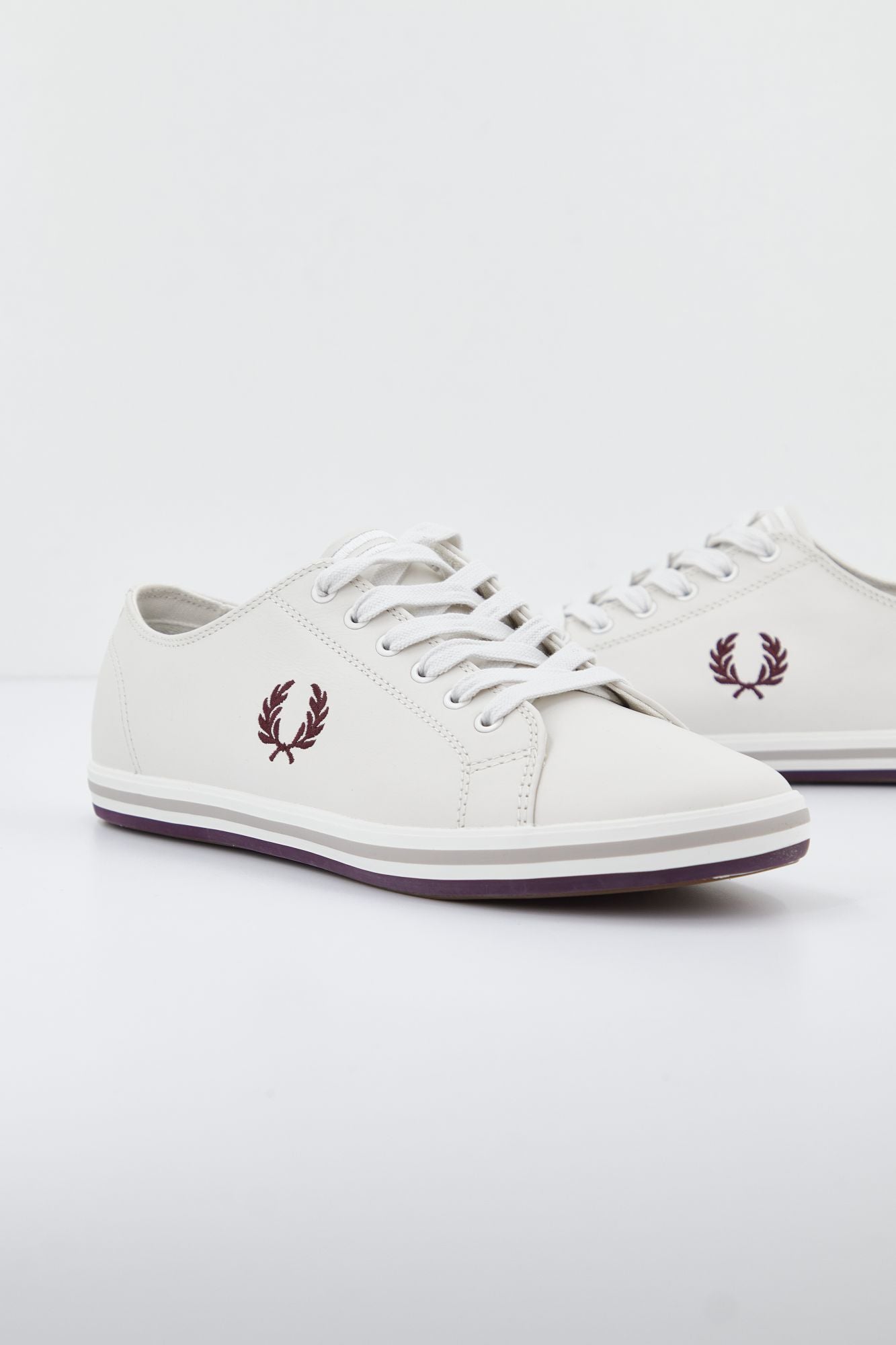 FRED PERRY KINGSTON LEATHER en color BEIS (1)