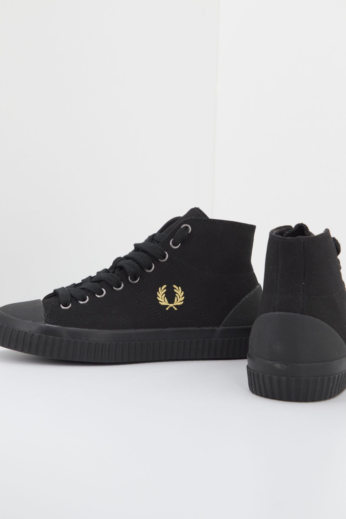 FRED PERRY B8110 en color NEGRO (3)