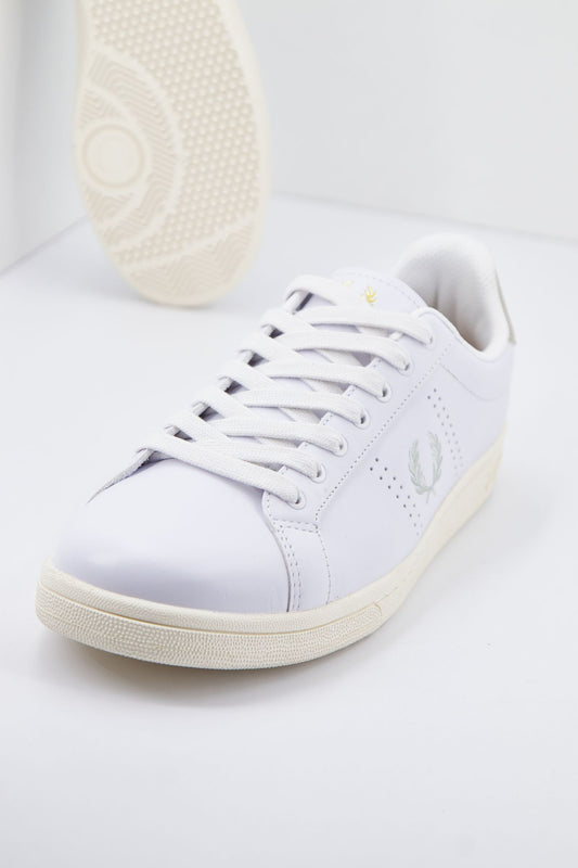 FRED PERRY  B721 LEATHER en color BLANCO (2)