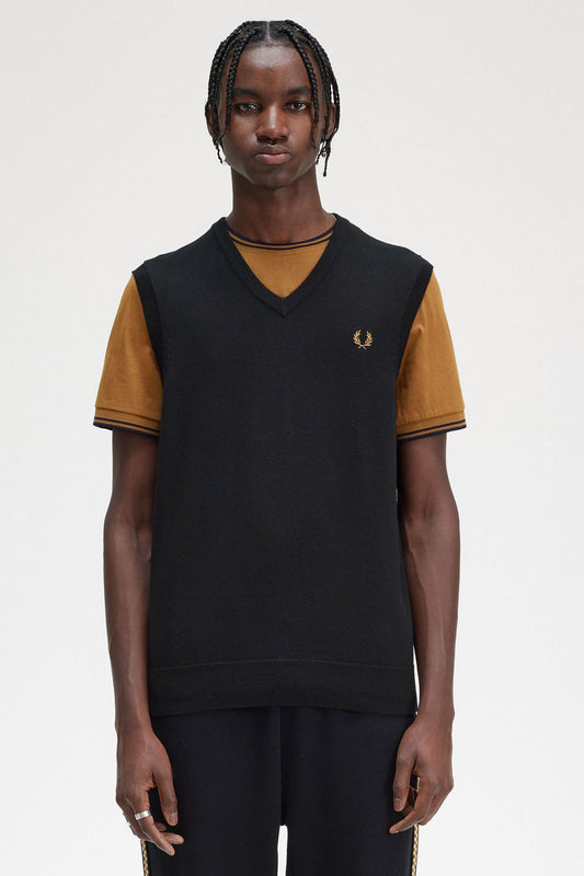 FRED PERRY CLASSIC V-NECK TANK en color NEGRO (1)