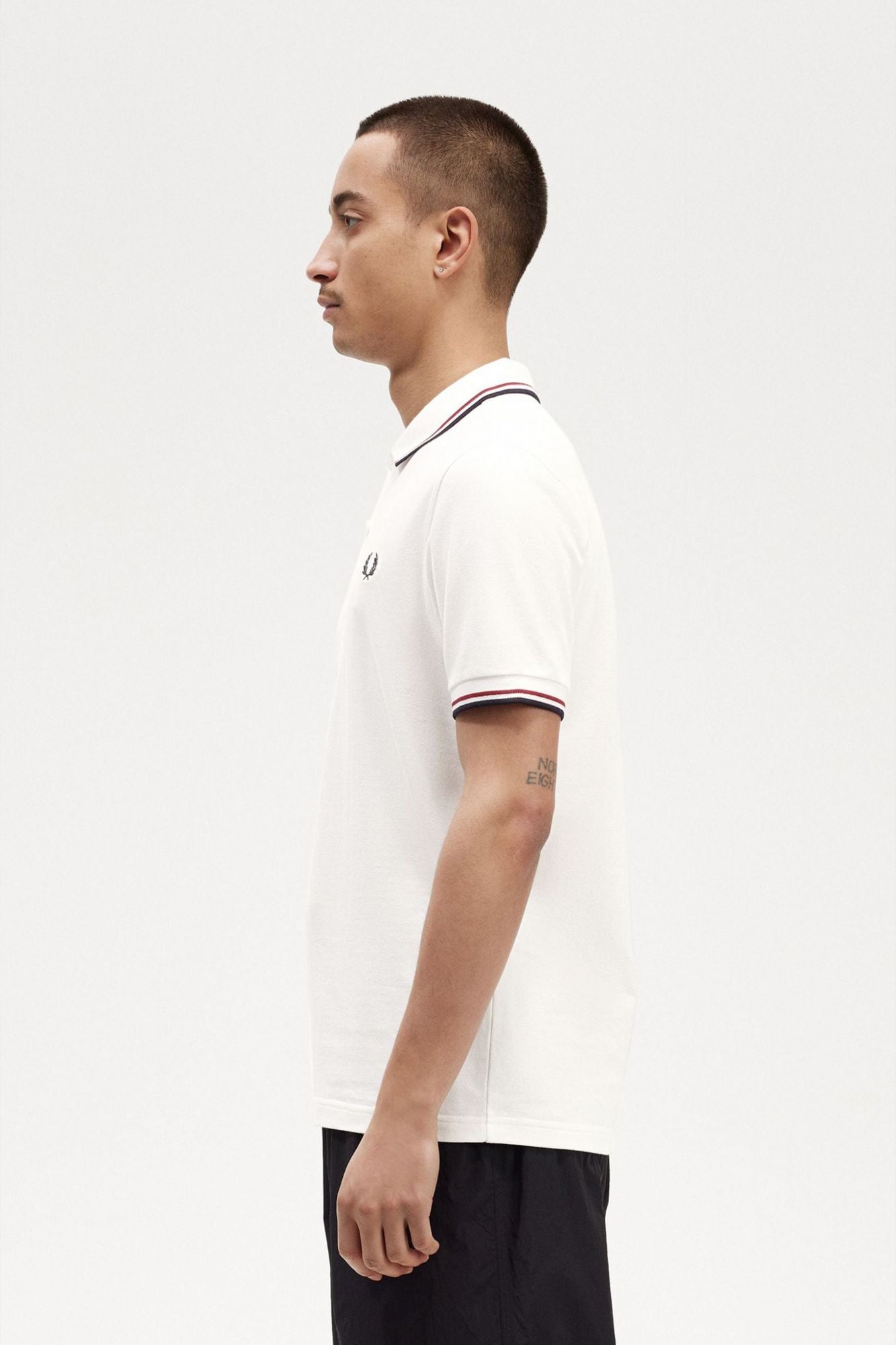 FRED PERRY TWIN TIPPED en color BLANCO (4)