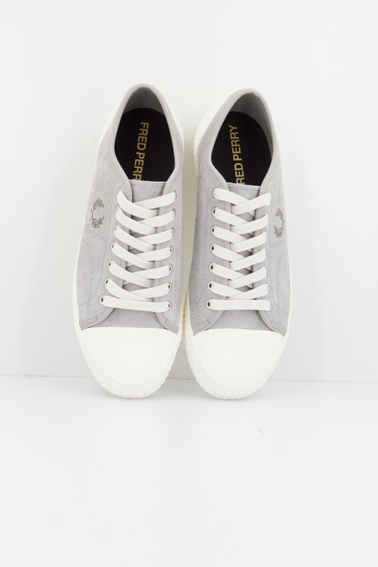 FRED PERRY HUGHES LOW TEXTURED SUEDE en color GRIS (2)