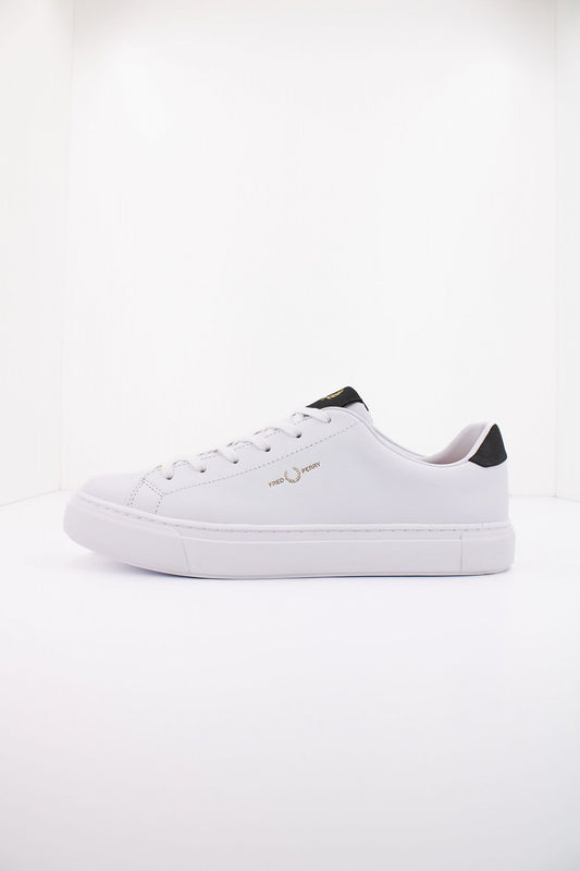 FRED PERRY B71 TUMBLED LEATHER en color BLANCO (1)