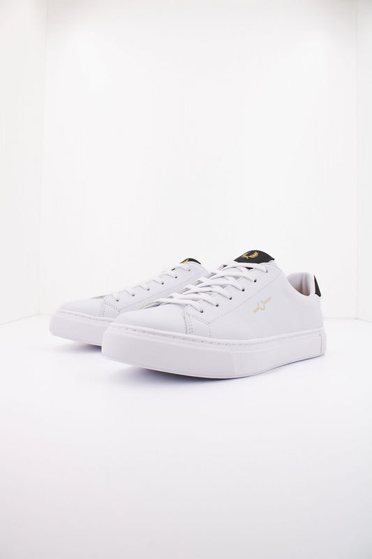 FRED PERRY B71 TUMBLED LEATHER en color BLANCO (2)
