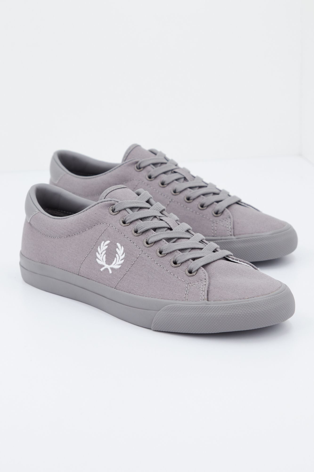 FRED PERRY UNDERSPIN TWILL en color GRIS (1)