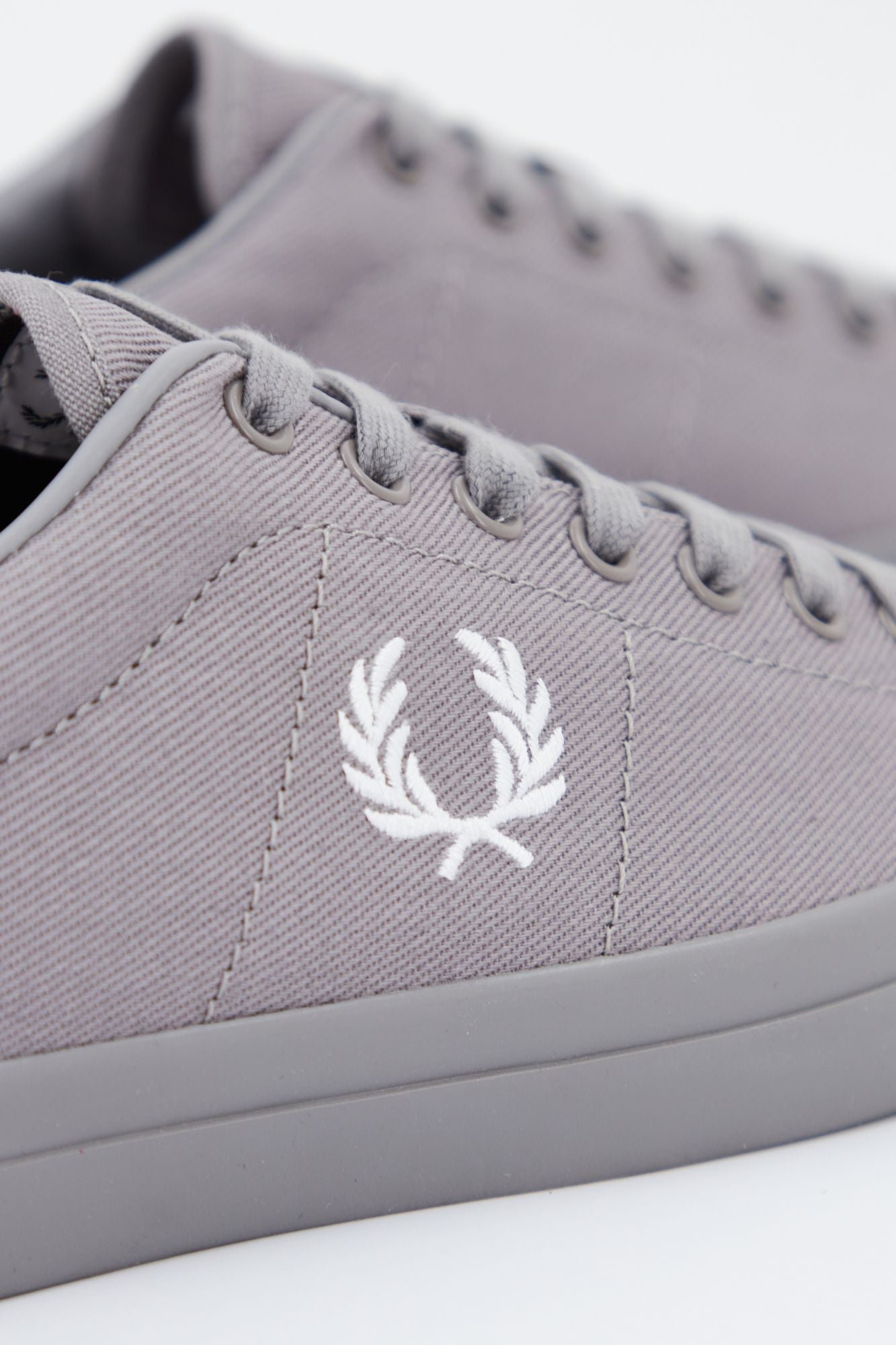FRED PERRY UNDERSPIN TWILL en color GRIS (4)