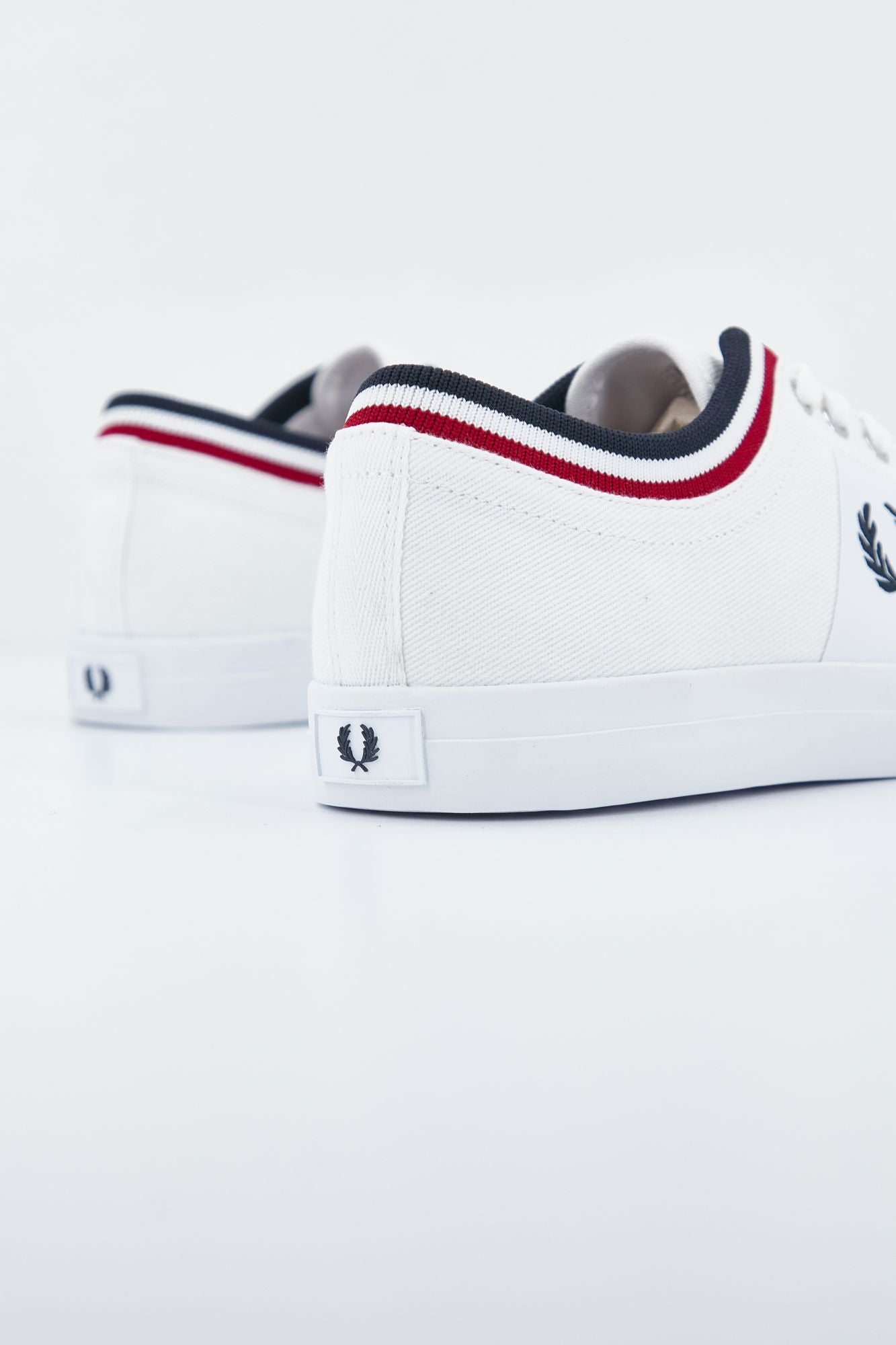 FRED PERRY UNDERSPIN TIPPED CT en color BLANCO (3)