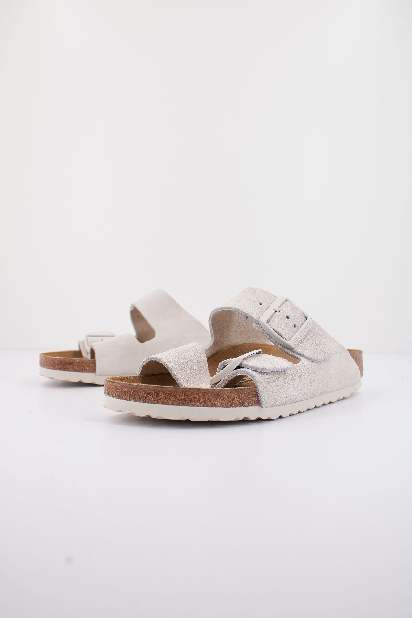 BIRKENSTOCK ARIZONA SUEDE LEATHER en color BEIS (2)