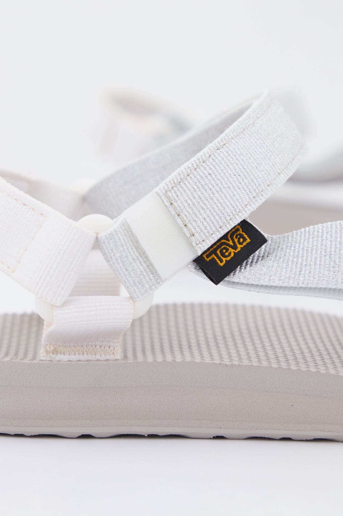 TEVA  W ORIGINAL UNIVERS en color GRIS (3)