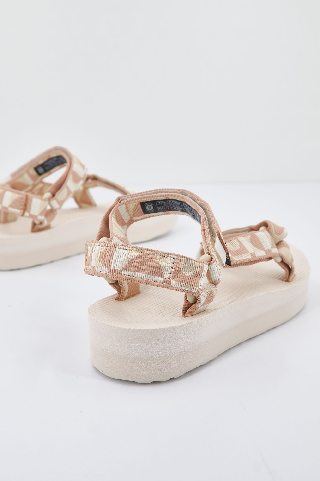 TEVA W MIDFORM UNIVERSAL en color BEIS (4)