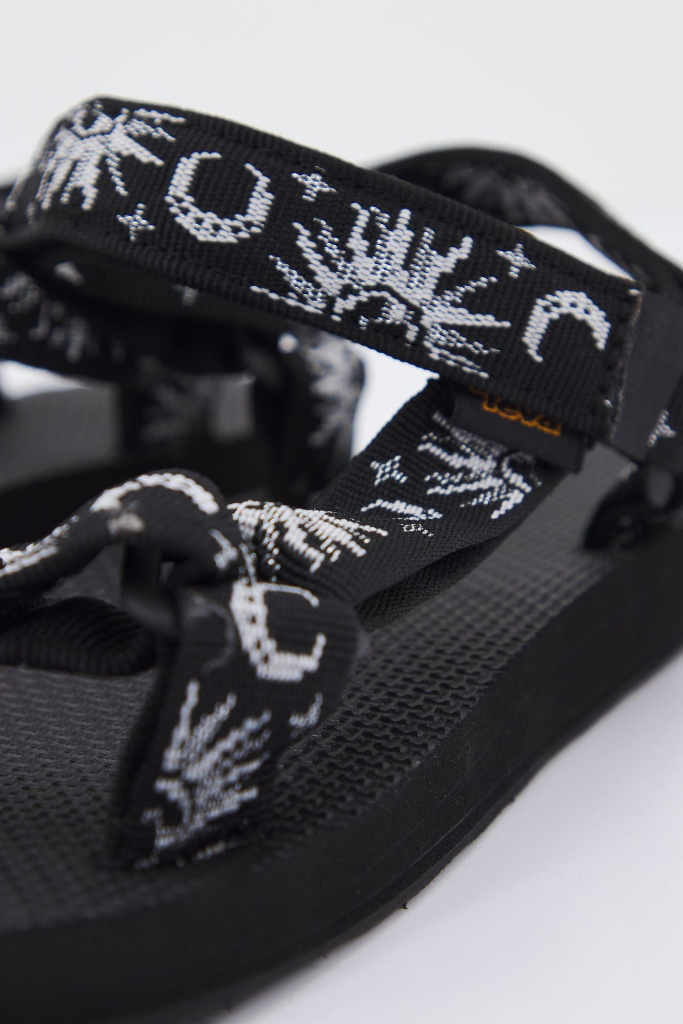 TEVA W ORIGINAL UNIVERS en color NEGRO (3)