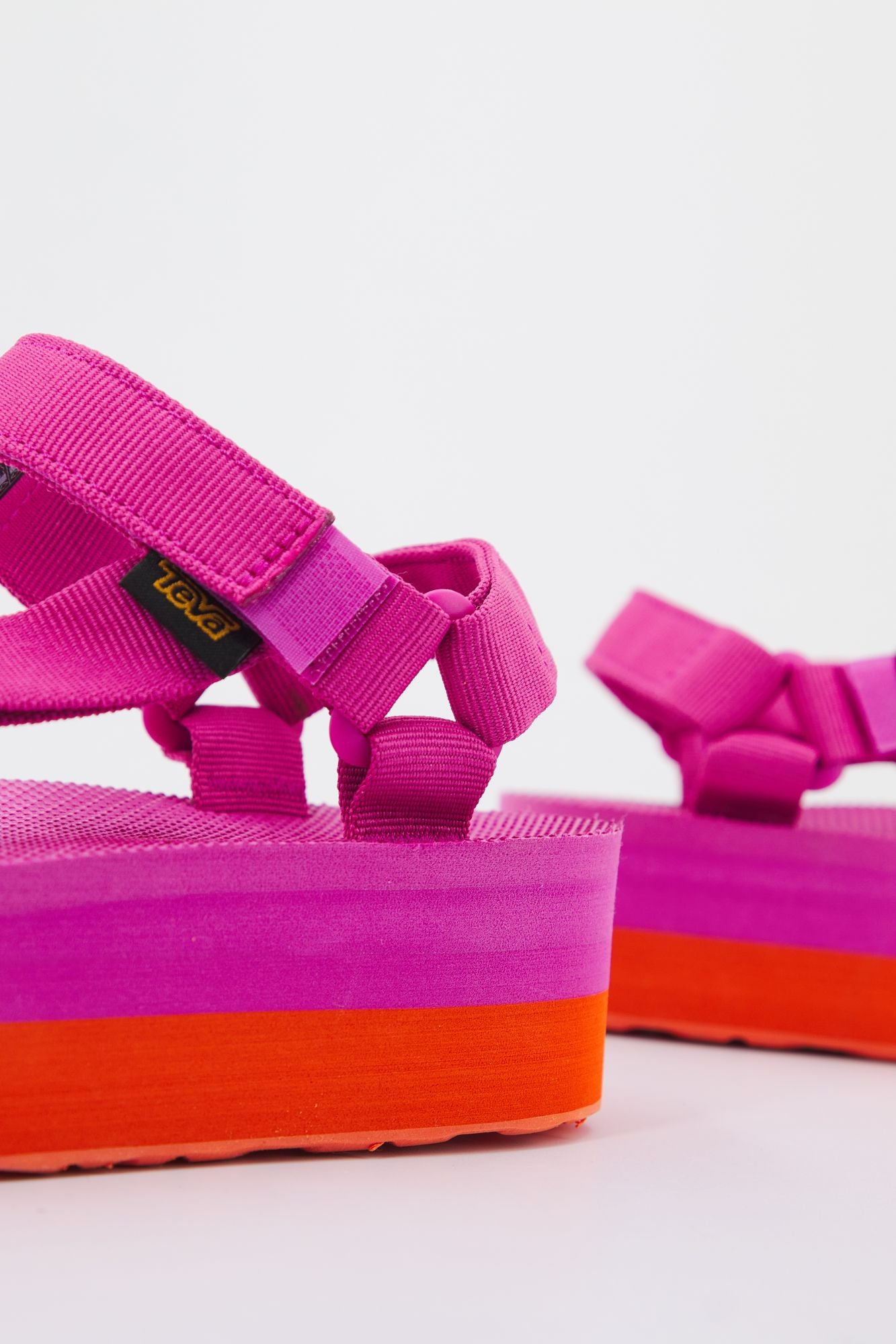 TEVA  W FLATFORM UNIVERS en color ROSA (4)