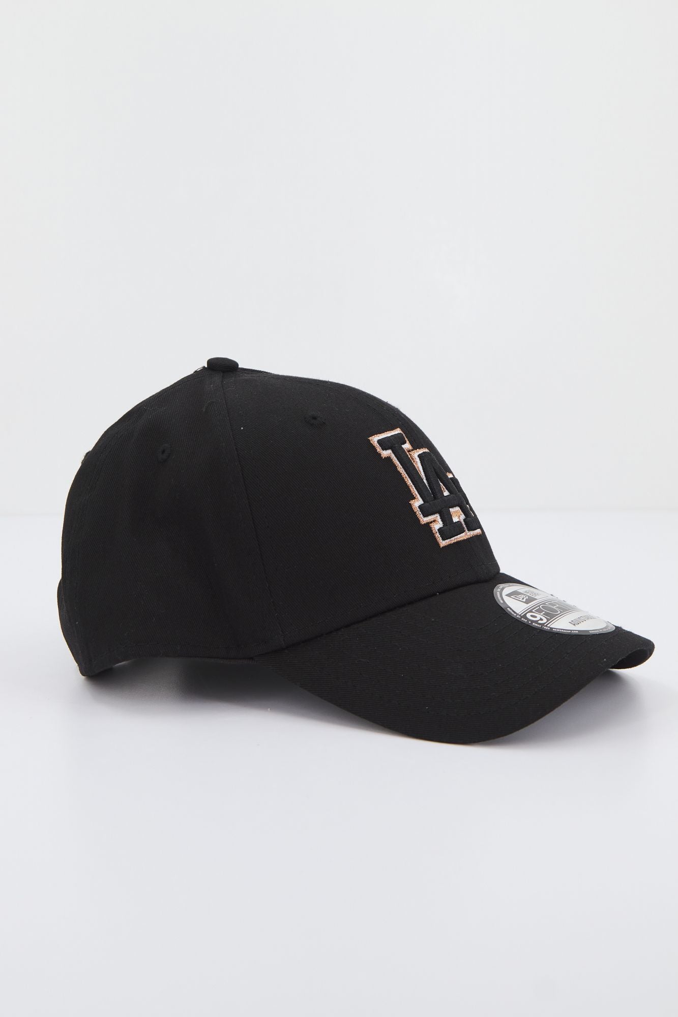 NEW ERA METALLIC POP 9FORTY LOSDOD en color NEGRO (2)