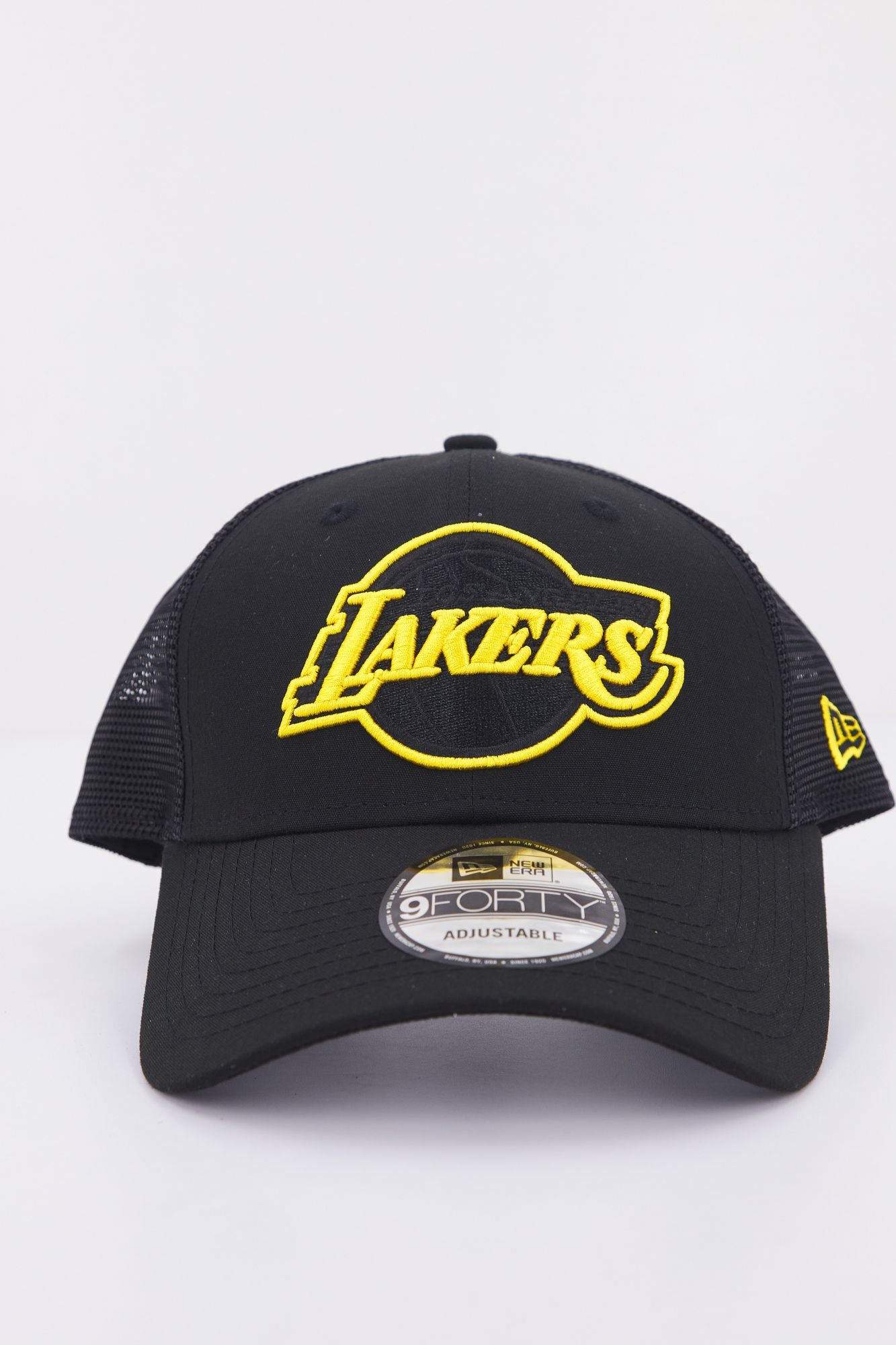 NEW ERA  HOME FIELD 9FORTY TRUCKER en color NEGRO (1)