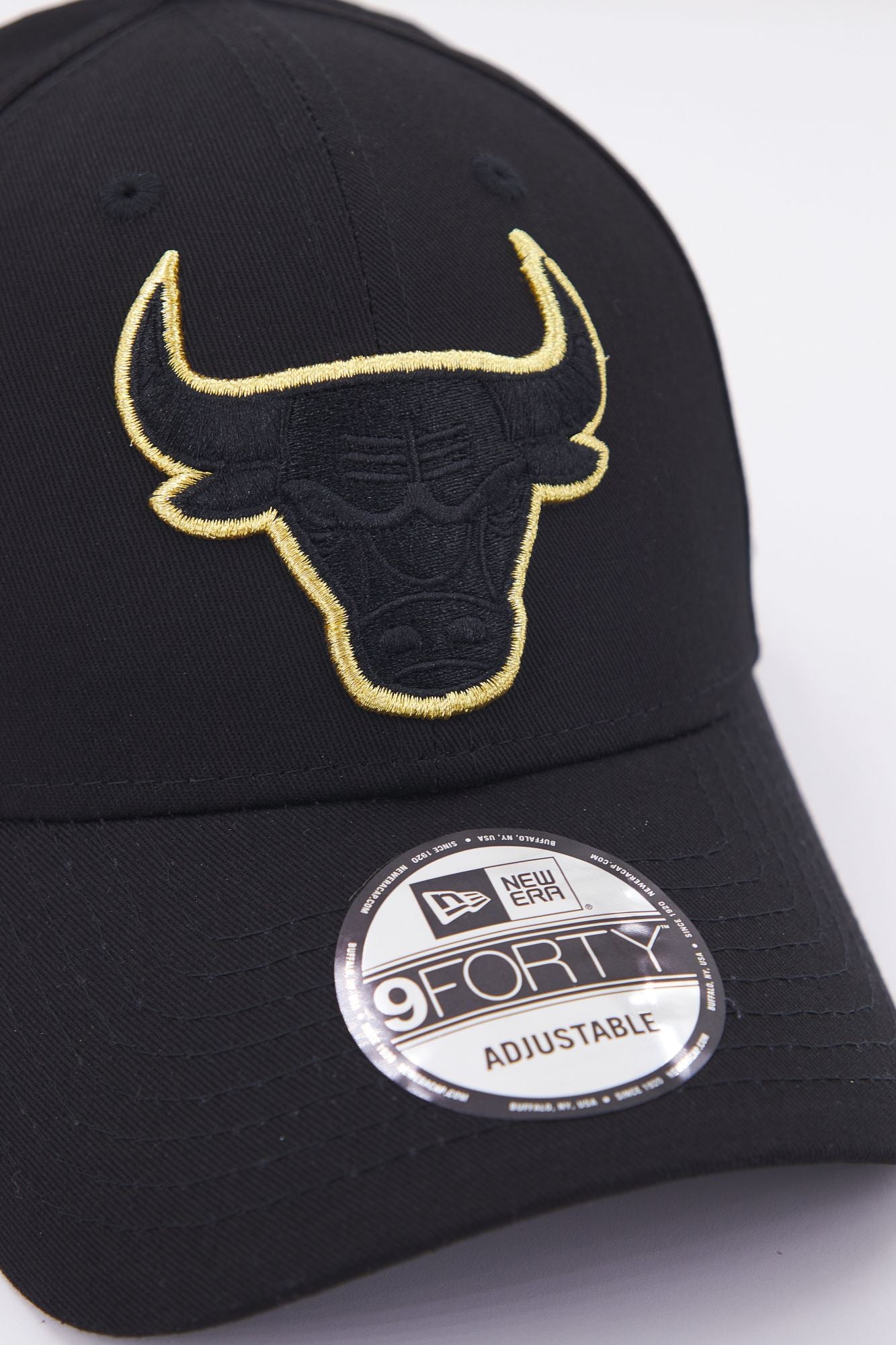 NEW ERA METALLIC POP 9FORTY CHIBUL en color NEGRO (4)